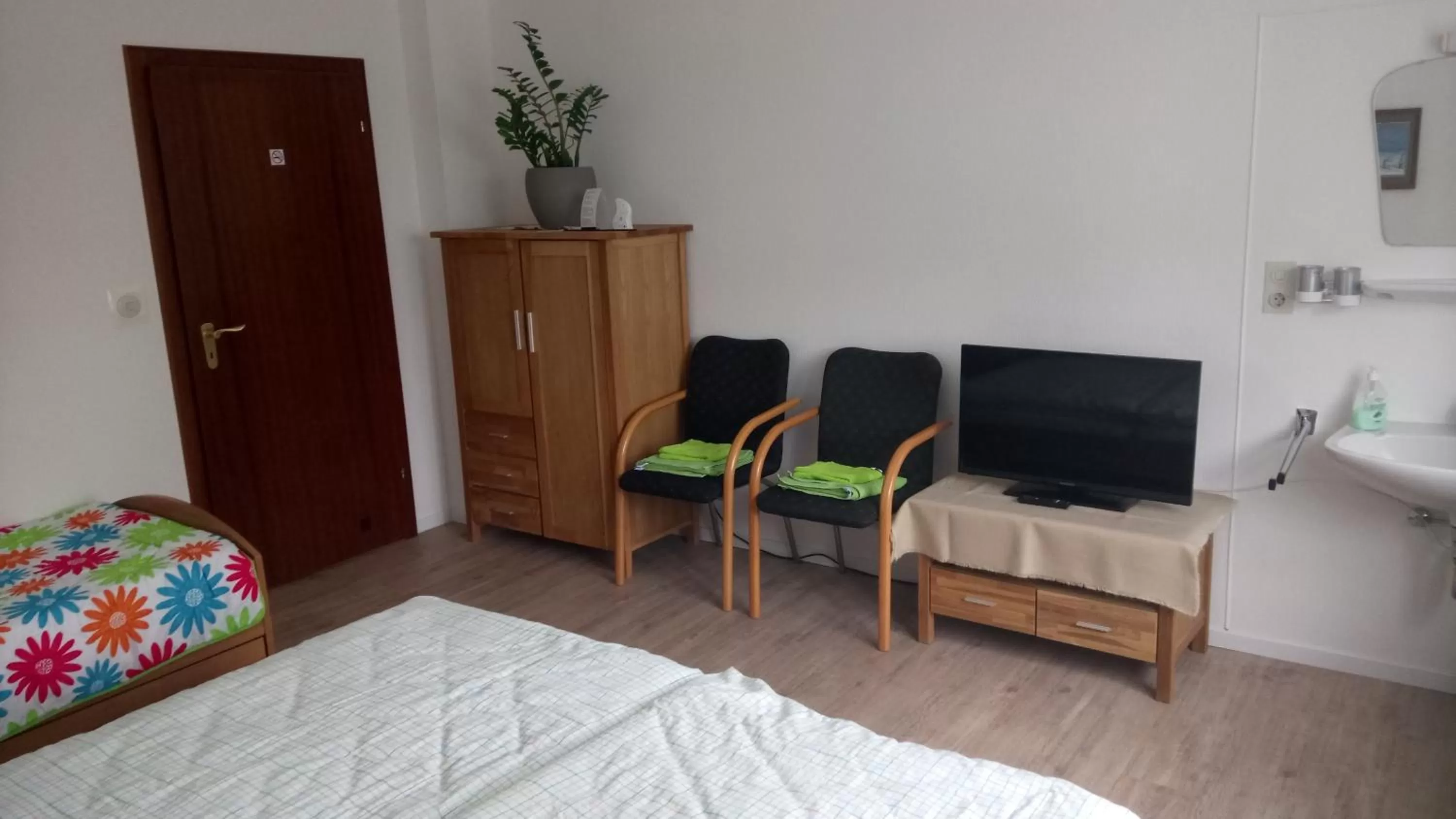 Decorative detail, TV/Entertainment Center in Landgasthof Schänzer