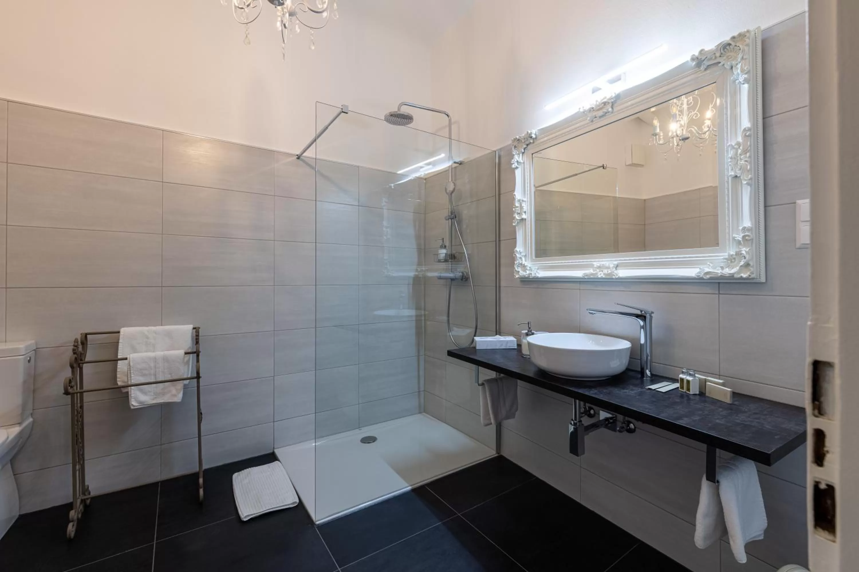 Bathroom in Boutique Hotel Goldenes Lamm Villach