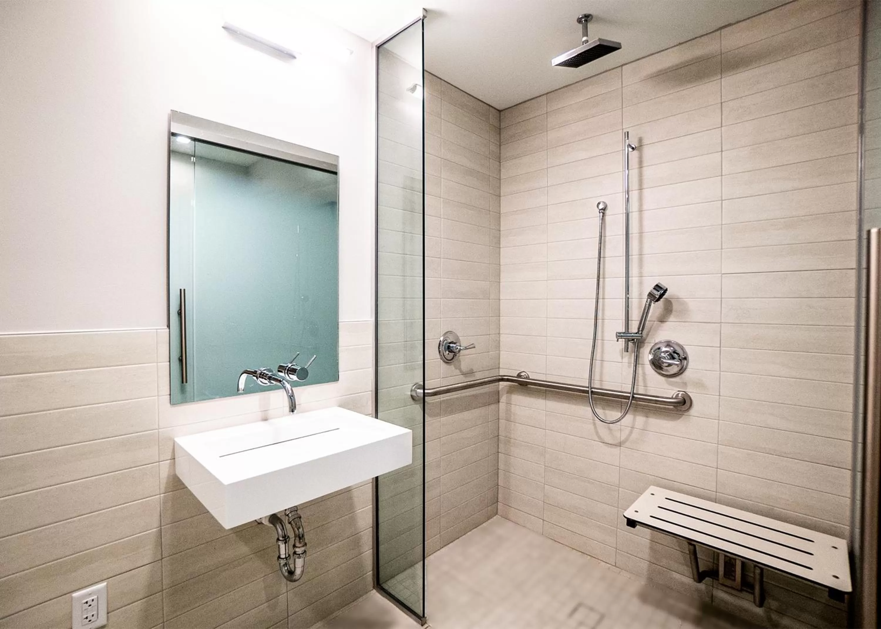 Shower in SOVA Micro-Room & Social Hotel