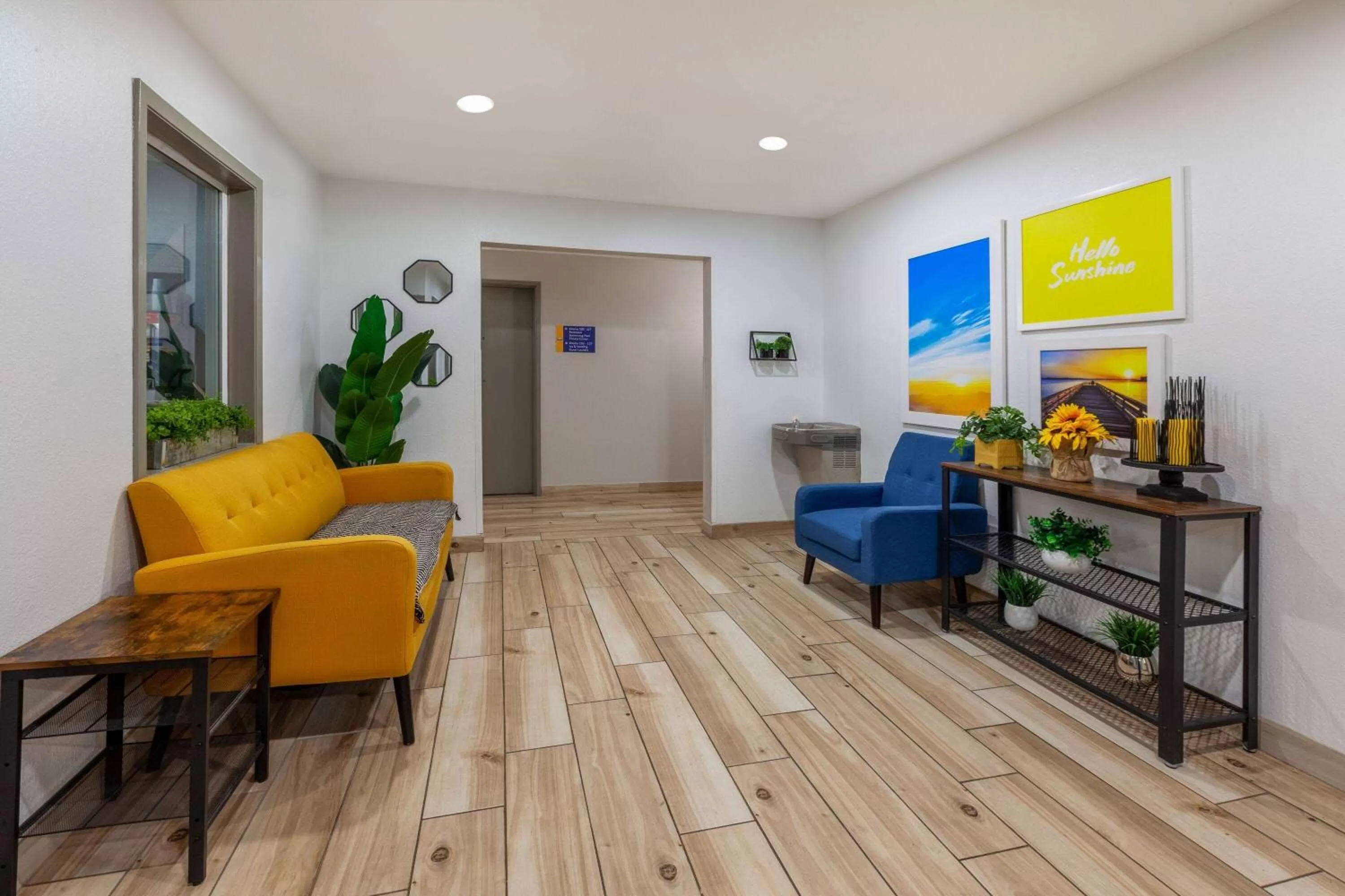 Lobby or reception in Days Inn by Wyndham Racine/Sturtevant