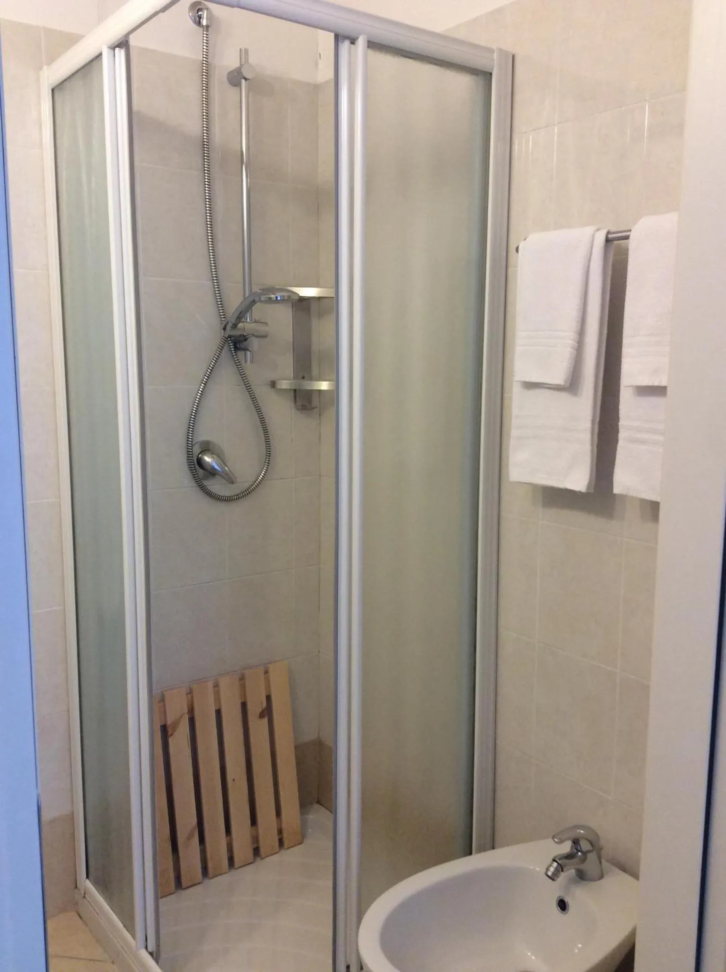 Bathroom in Hotel Livio