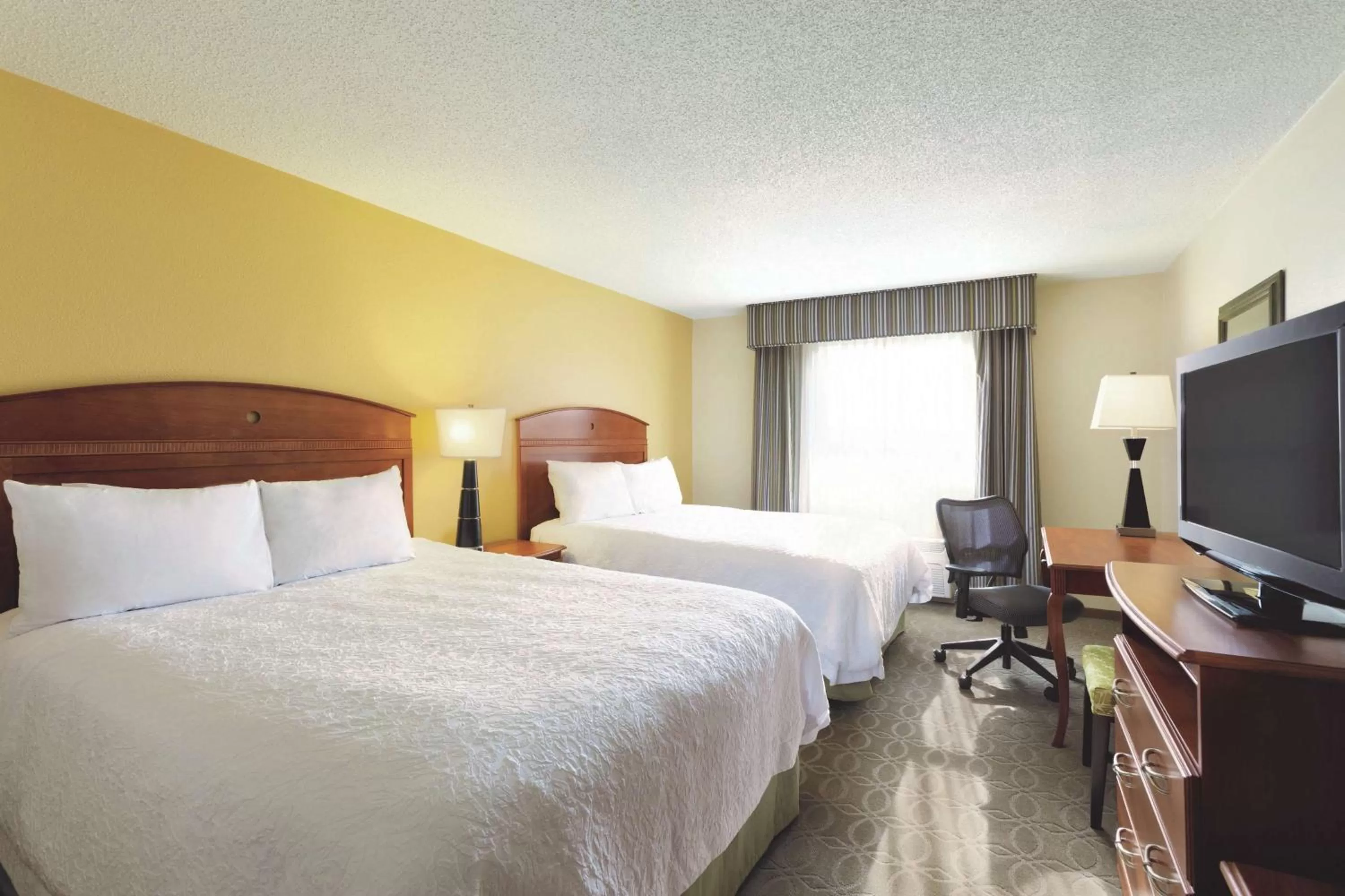 Room with Two Queen Beds - Non-Smoking in Hampton Inn Youngstown/Boardman