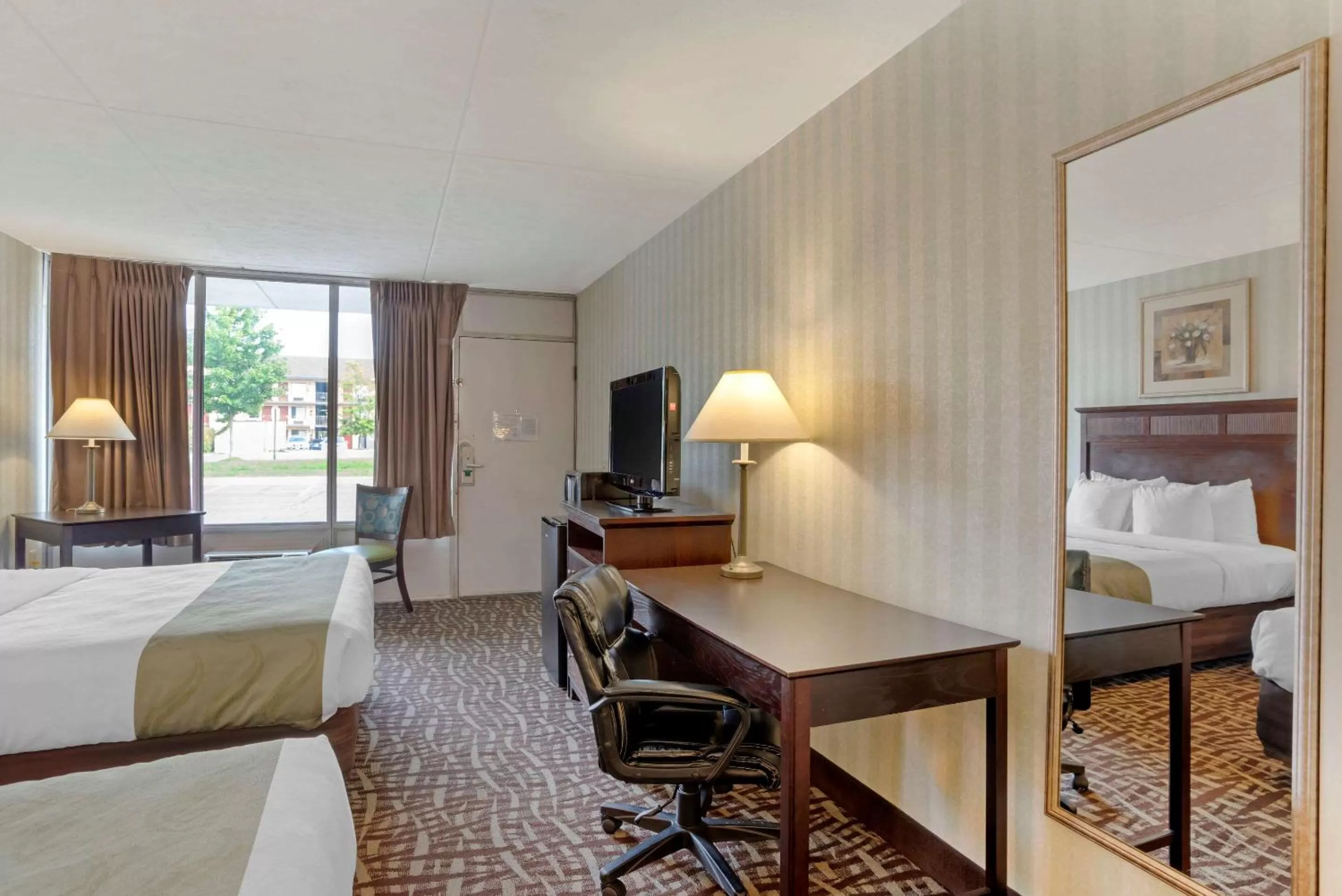 Photo of the whole room, Bed in Quality Inn Fredericksburg near Historic Downtown