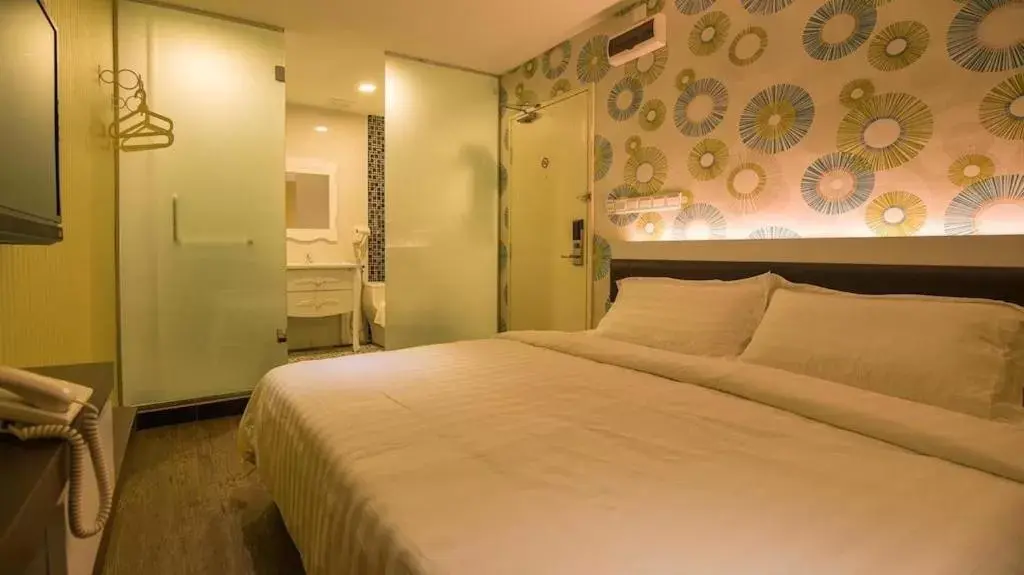 Standard King Room in Riverfront Boutique Hotel Standard King Room in Riverfront Boutique Hotel