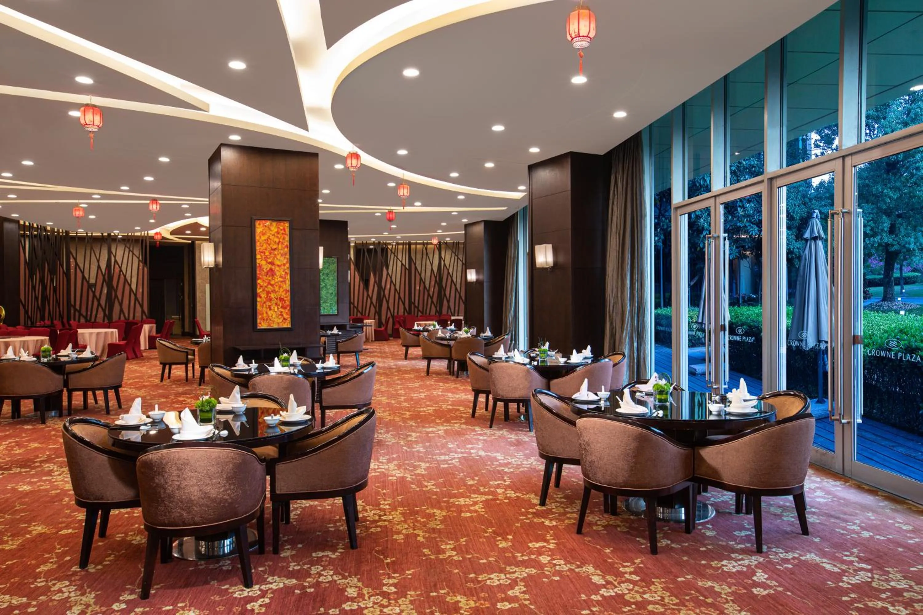 Restaurant/places to eat in Crowne Plaza Shanghai Xiayang Lake by IHG