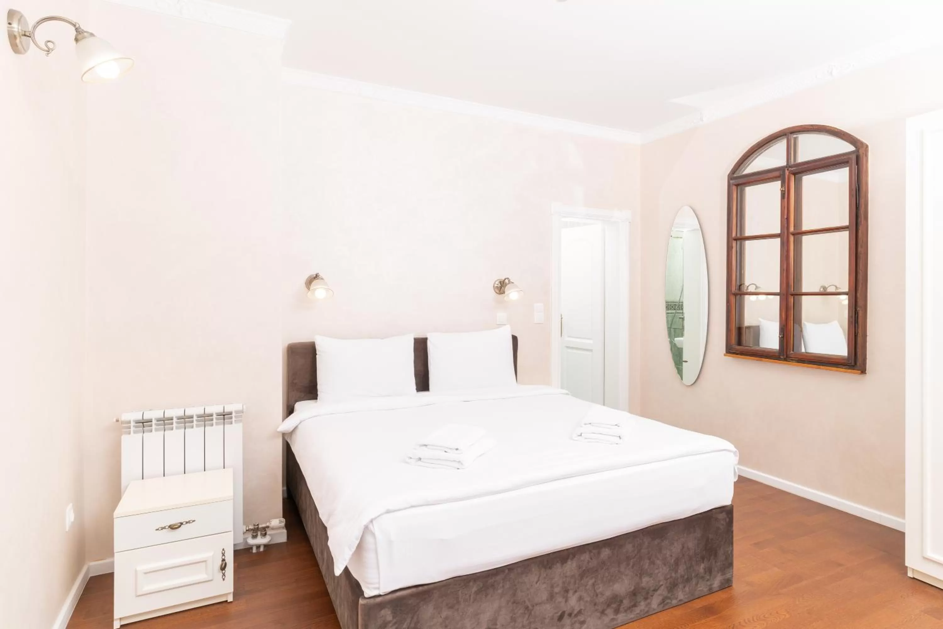 Bedroom, Bed in Ornament Hotel