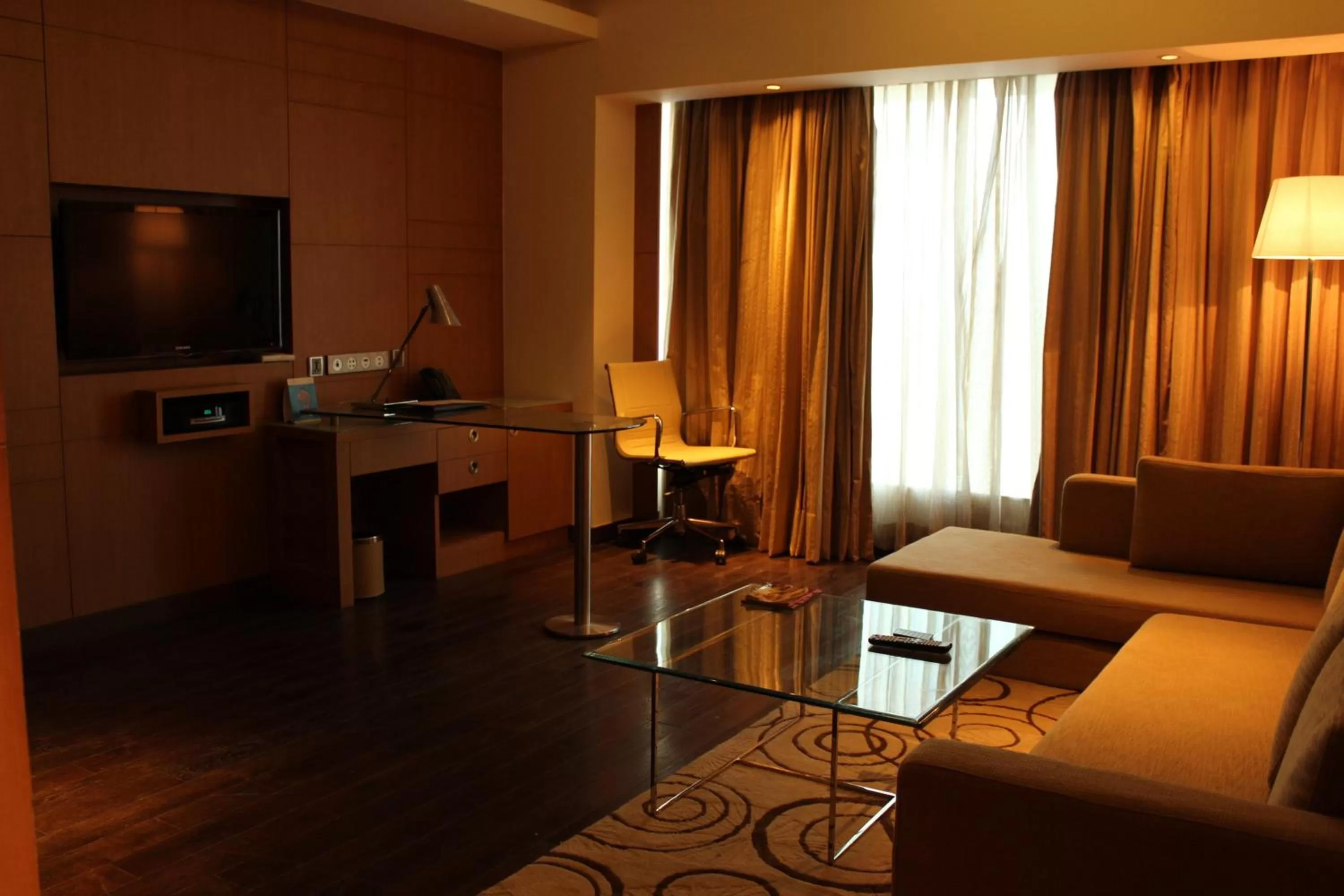 TV and multimedia in Crowne Plaza Greater Noida by IHG