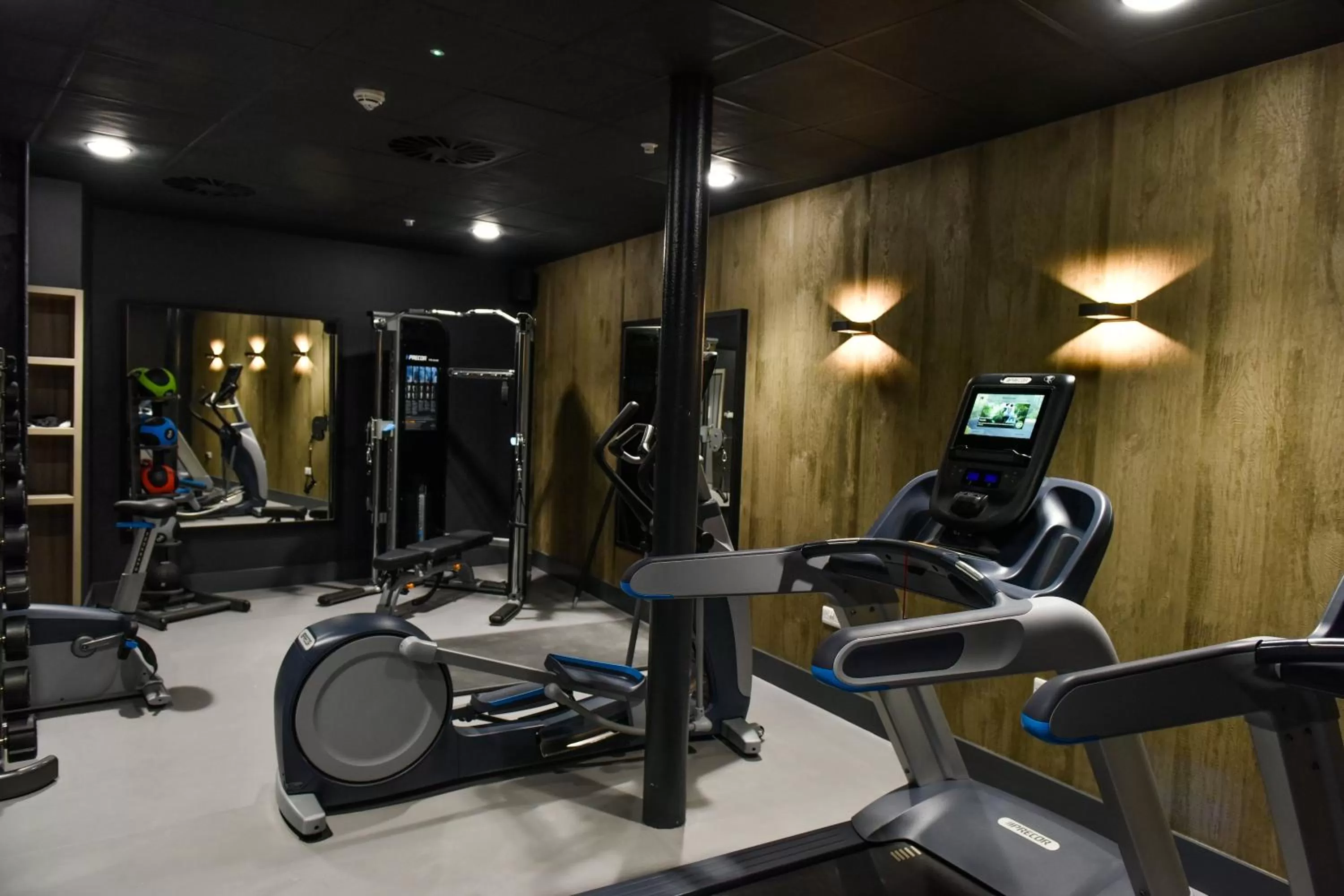 Fitness centre/facilities in Staybridge Suites - Dundee by IHG