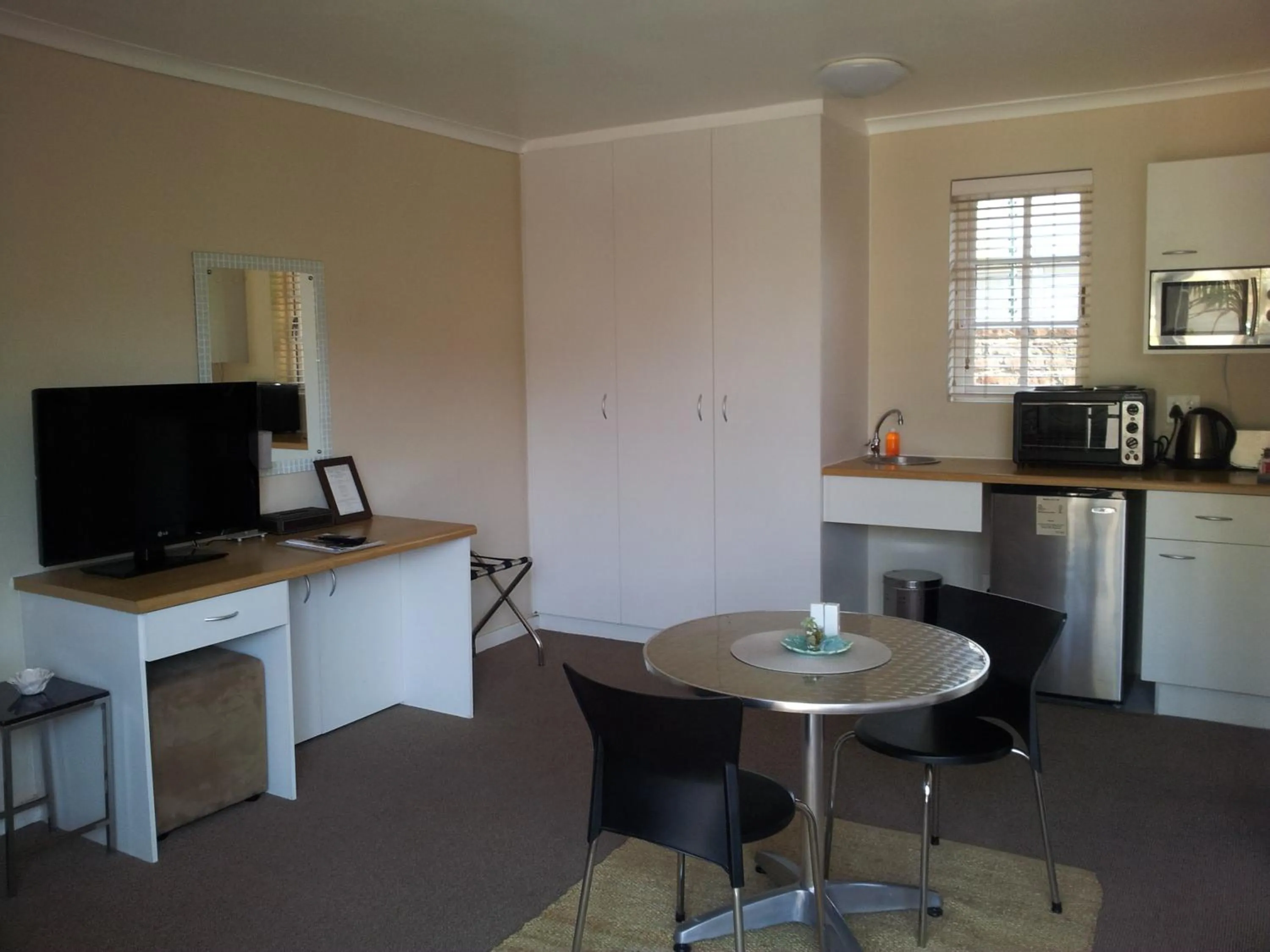 Photo of the whole room in Palm Beach Guesthouse