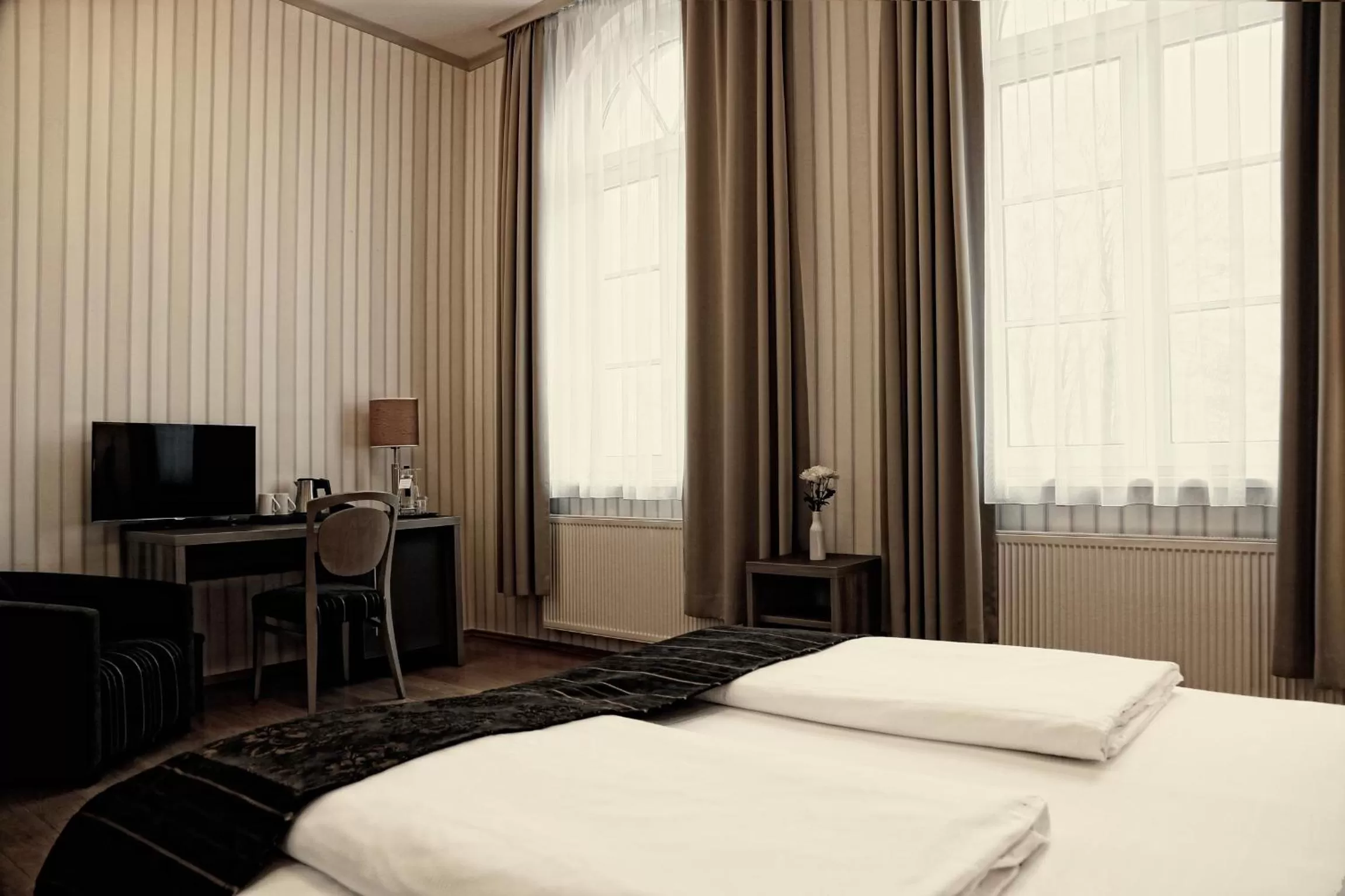 Photo of the whole room, Bed in Konsumhotel Dorotheenhof Weimar