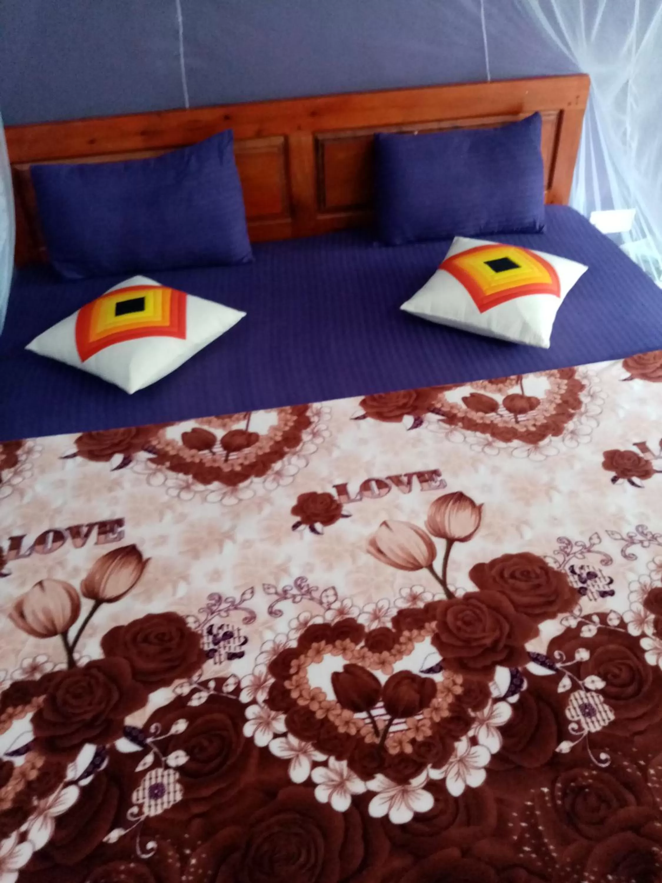 Bed in The Horizon Root Inn