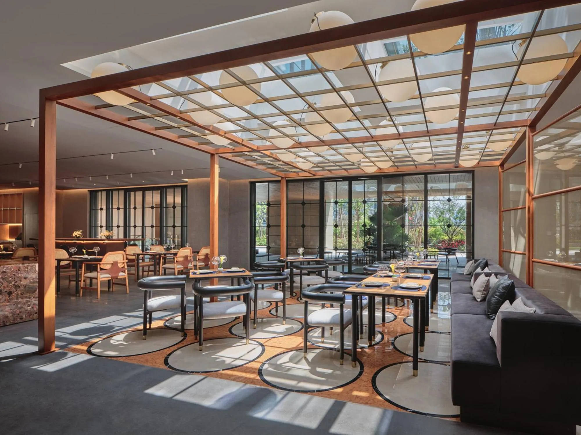 Restaurant/places to eat in Hotel Indigo Hangzhou Uptown,Close to Westlake , boutique design hotel with freeflow minibar