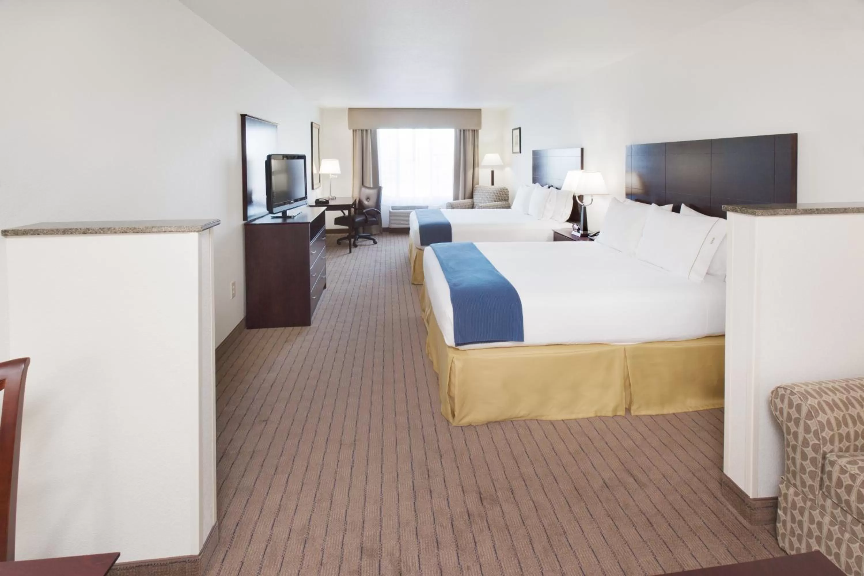Photo of the whole room, Bed in Holiday Inn Express & Suites - Omaha I - 80 by IHG