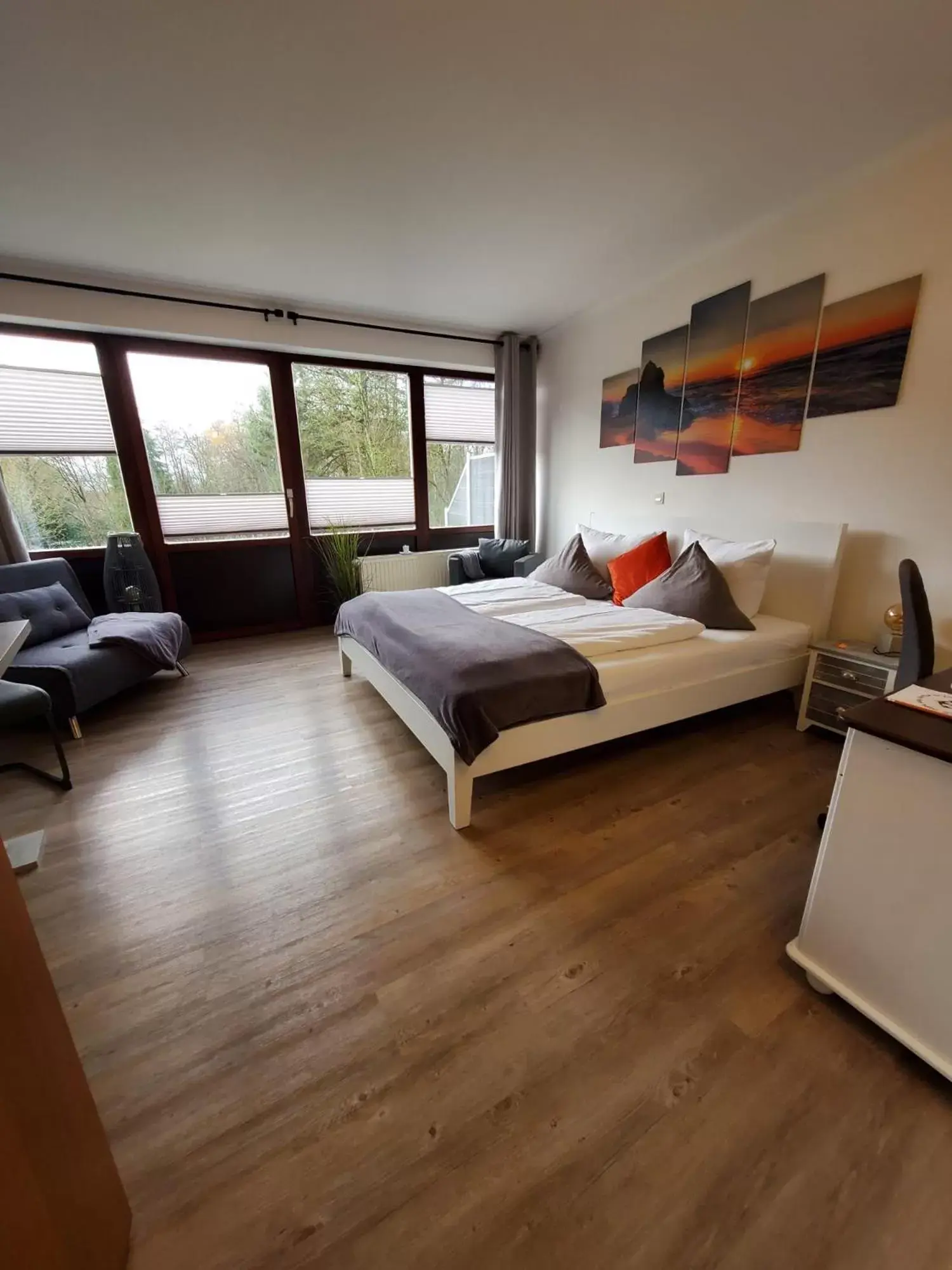 Triple Room with Terrace in Hotel Seeblick am Sankelmarker See - Natur und Erholung Triple Room with Terrace in Hotel Seeblick am Sankelmarker See - Natur und Erholung