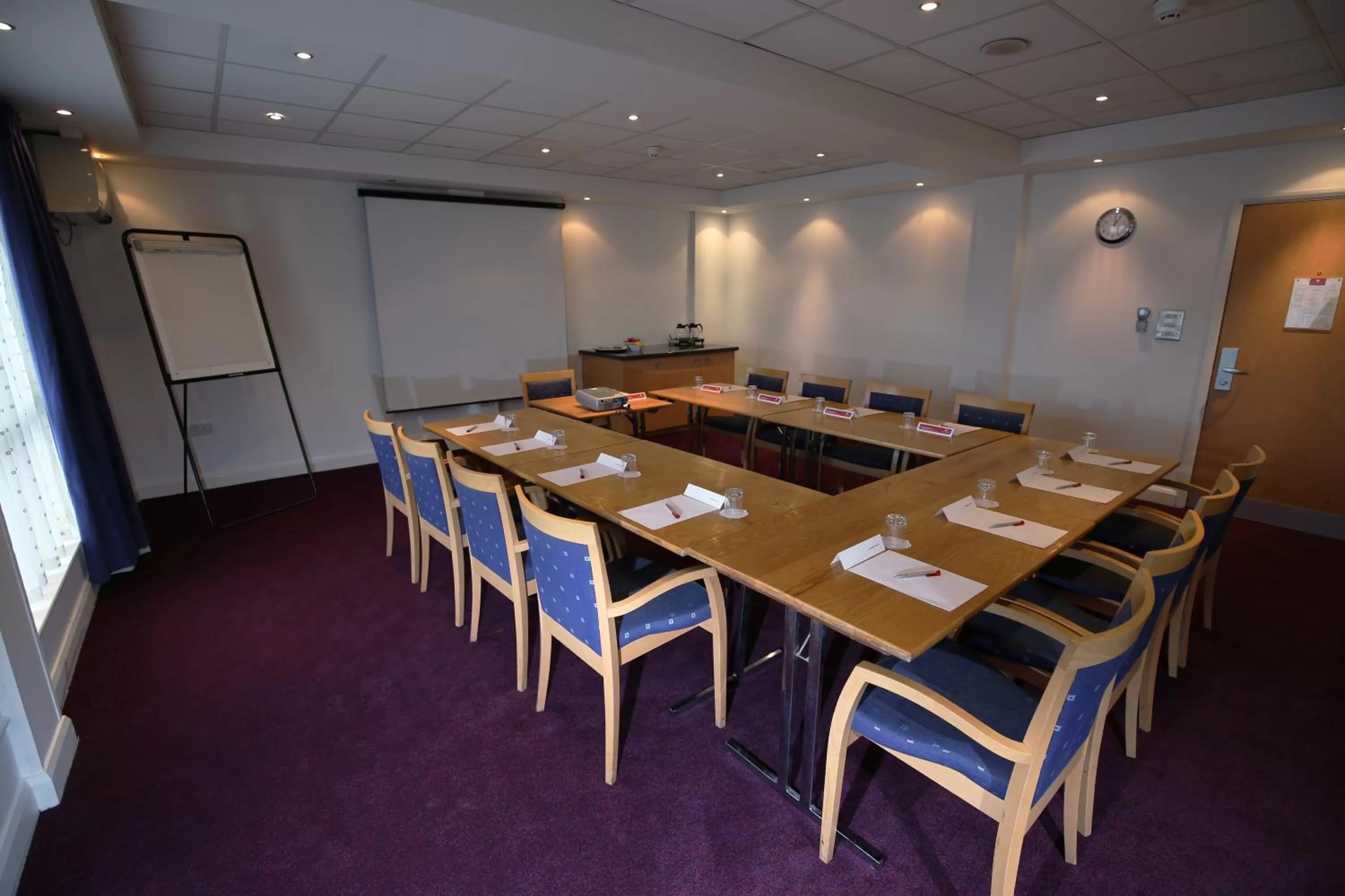 Business facilities in Ramada Wakefield