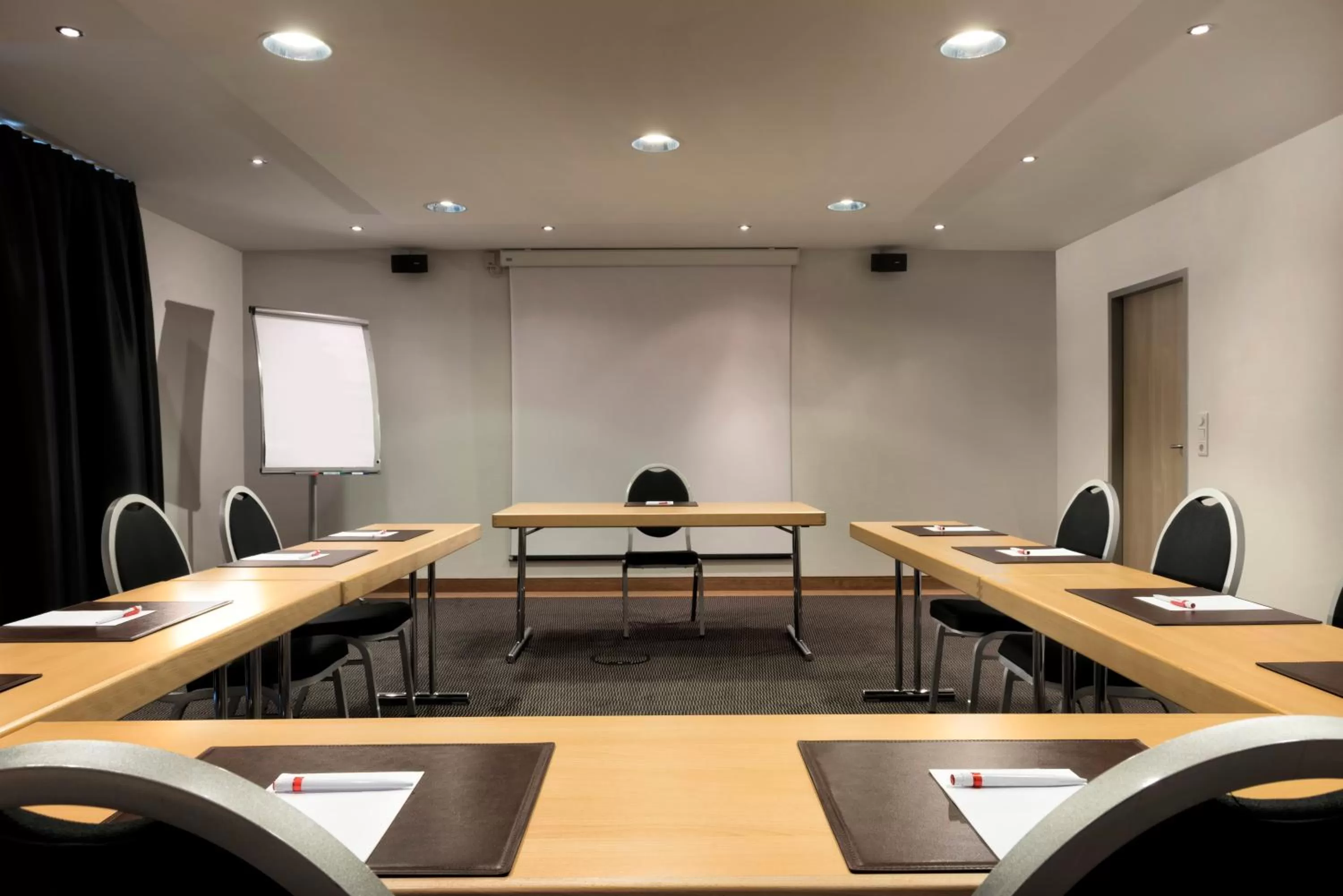 Meeting/conference room in Mercure Hotel Düsseldorf Süd