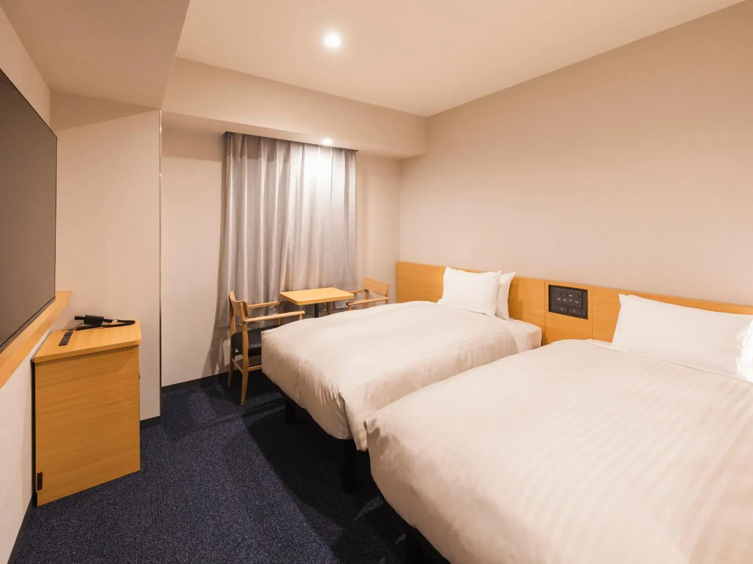 Standard Twin Room - single occupancy - Non-Smoking in Sotetsu Fresa Inn Daimon Standard Twin Room - single occupancy - Non-Smoking in Sotetsu Fresa Inn Daimon