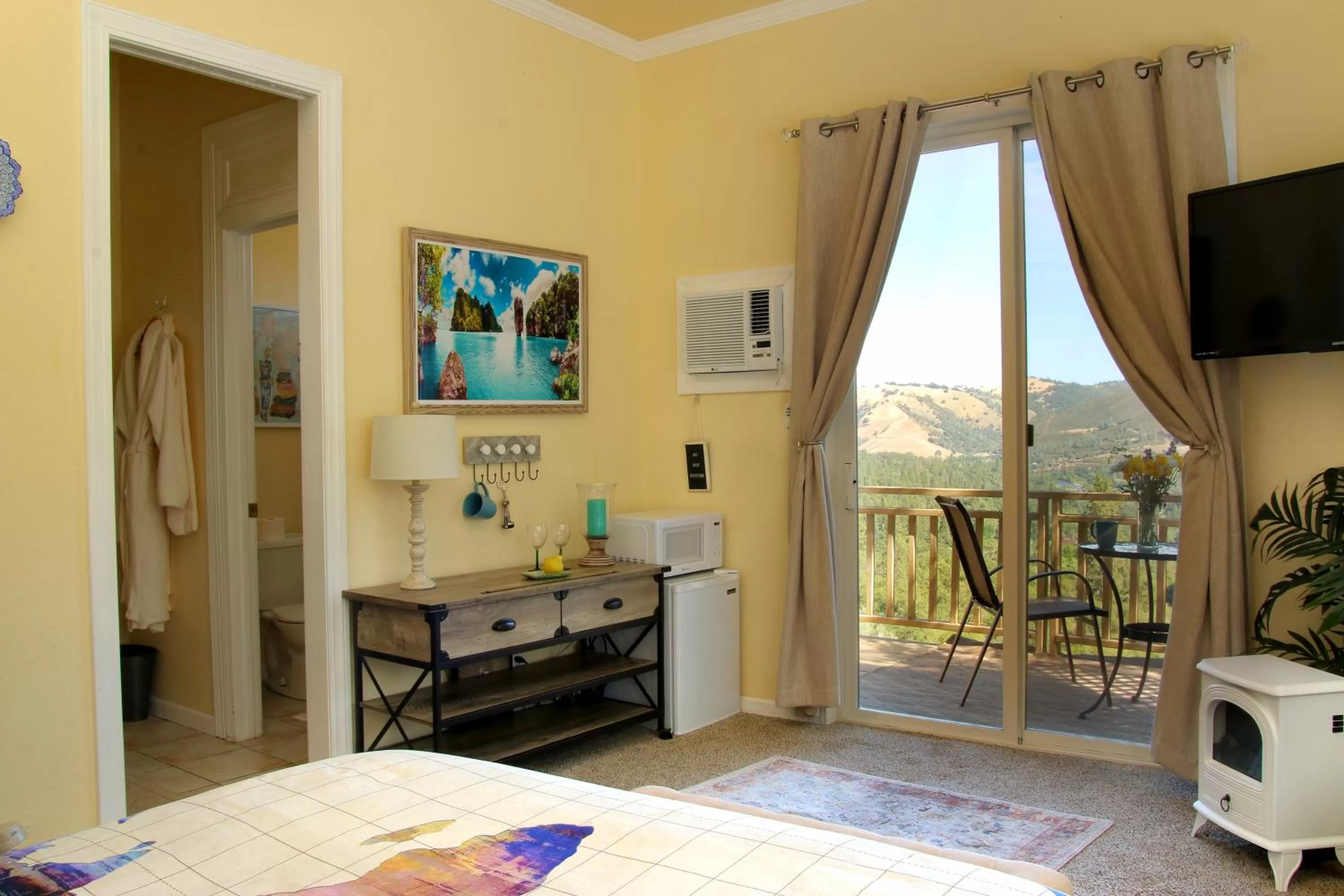 Bedroom, Bed in Bella Vista Bed and Breakfast