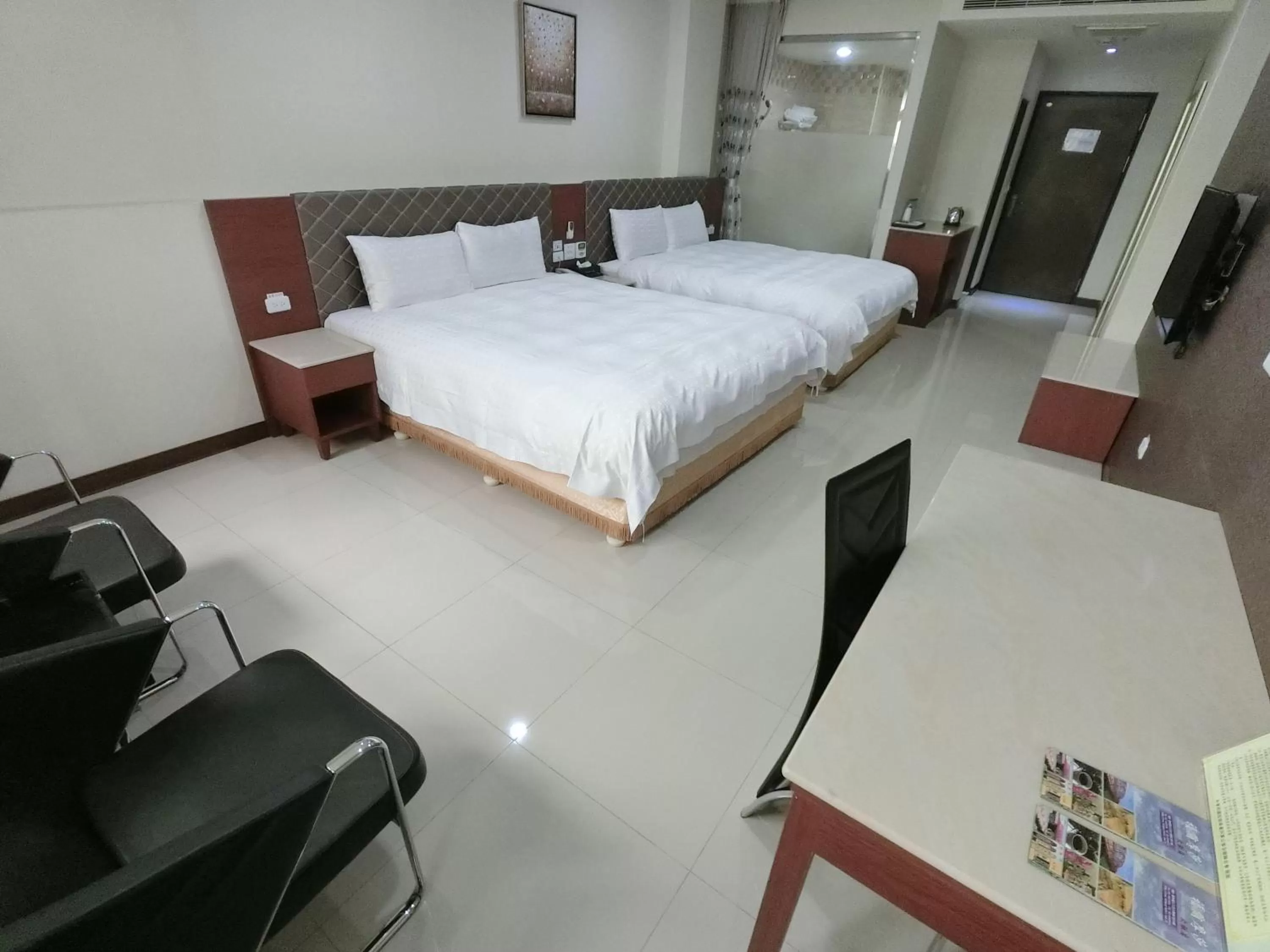 Photo of the whole room, Bed in 雲林斗六福爾摩莎大飯店