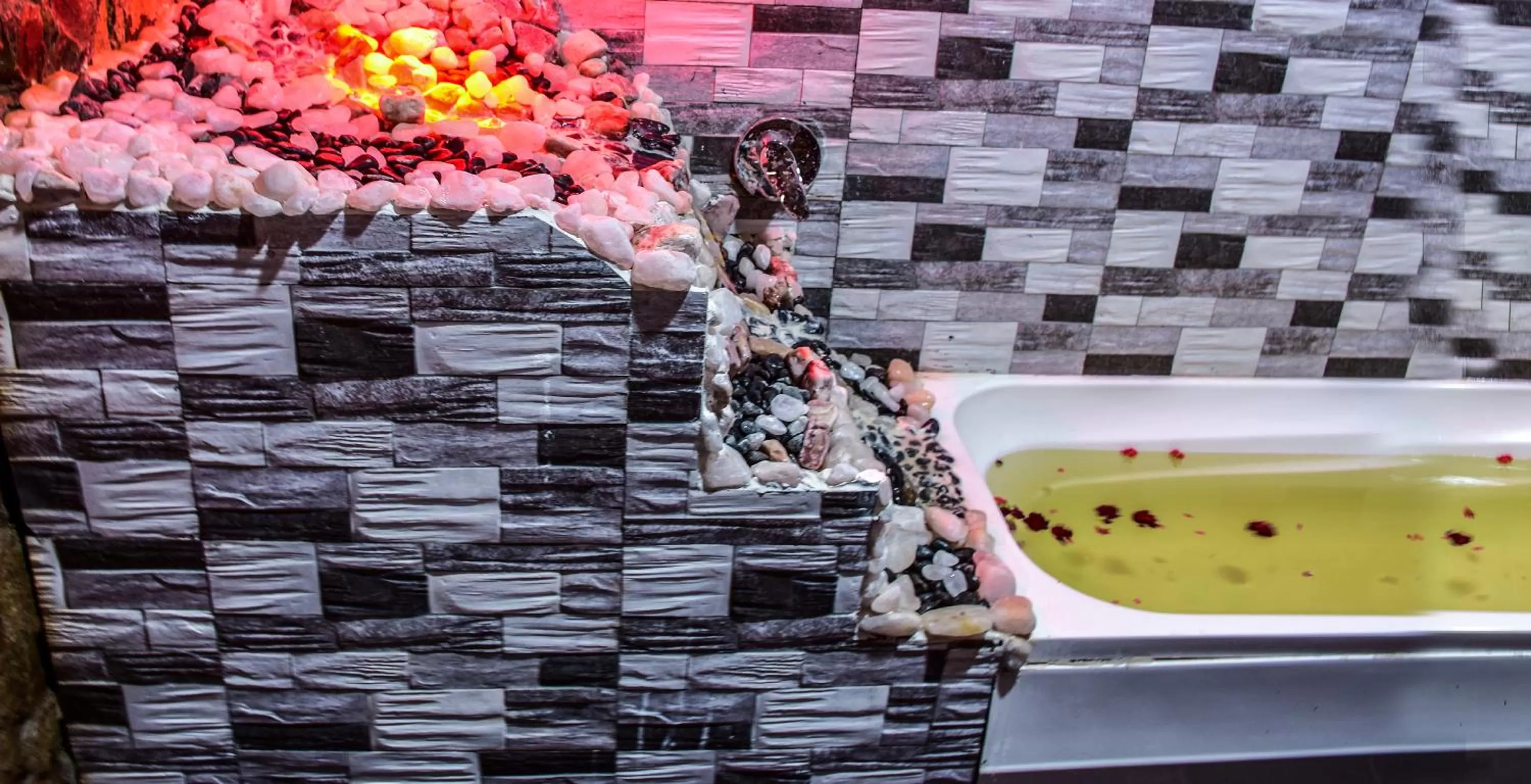 Bathroom in Ornateview Hotel