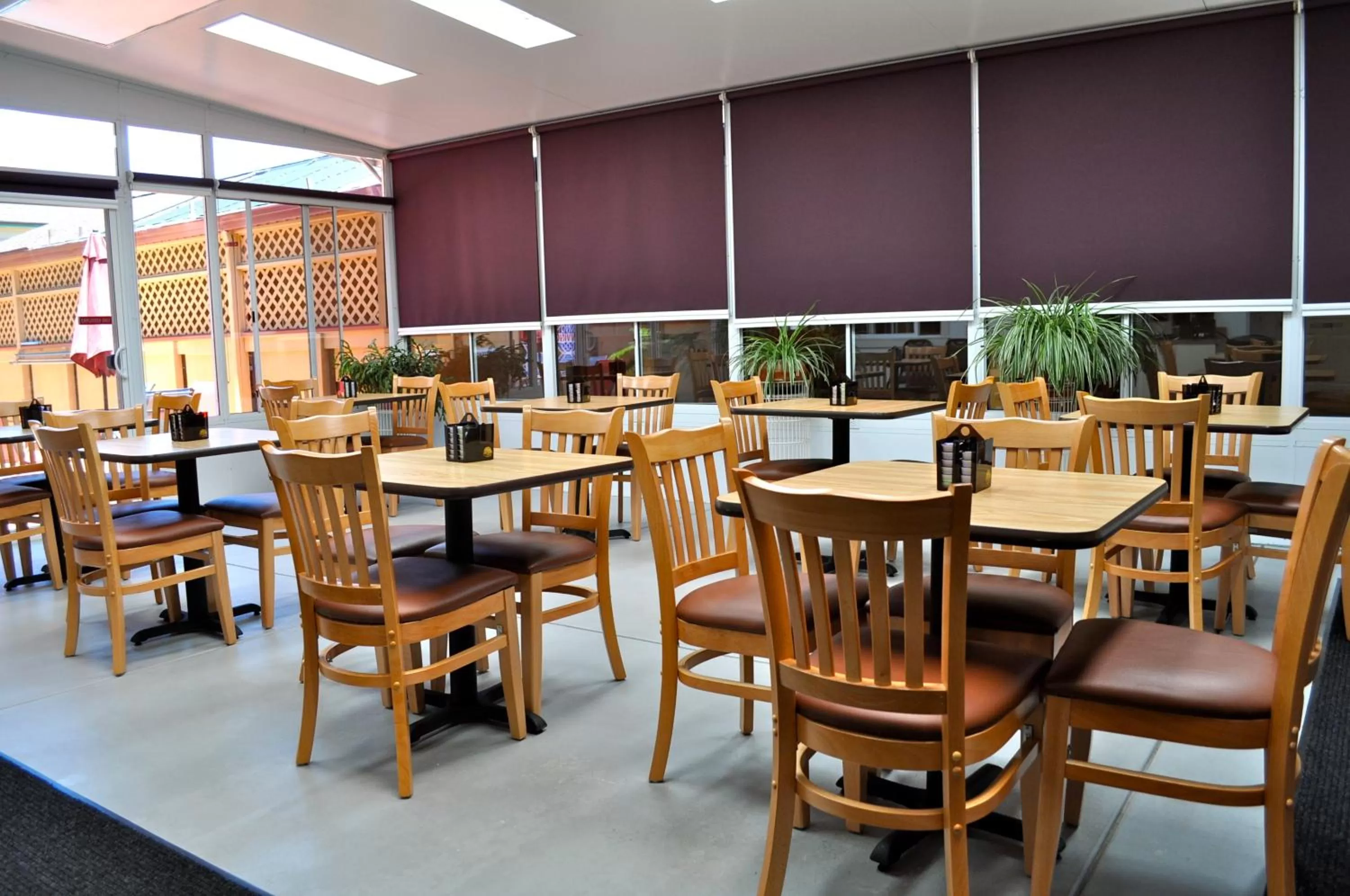 Restaurant/places to eat in Howard Johnson by Wyndham Santa Cruz