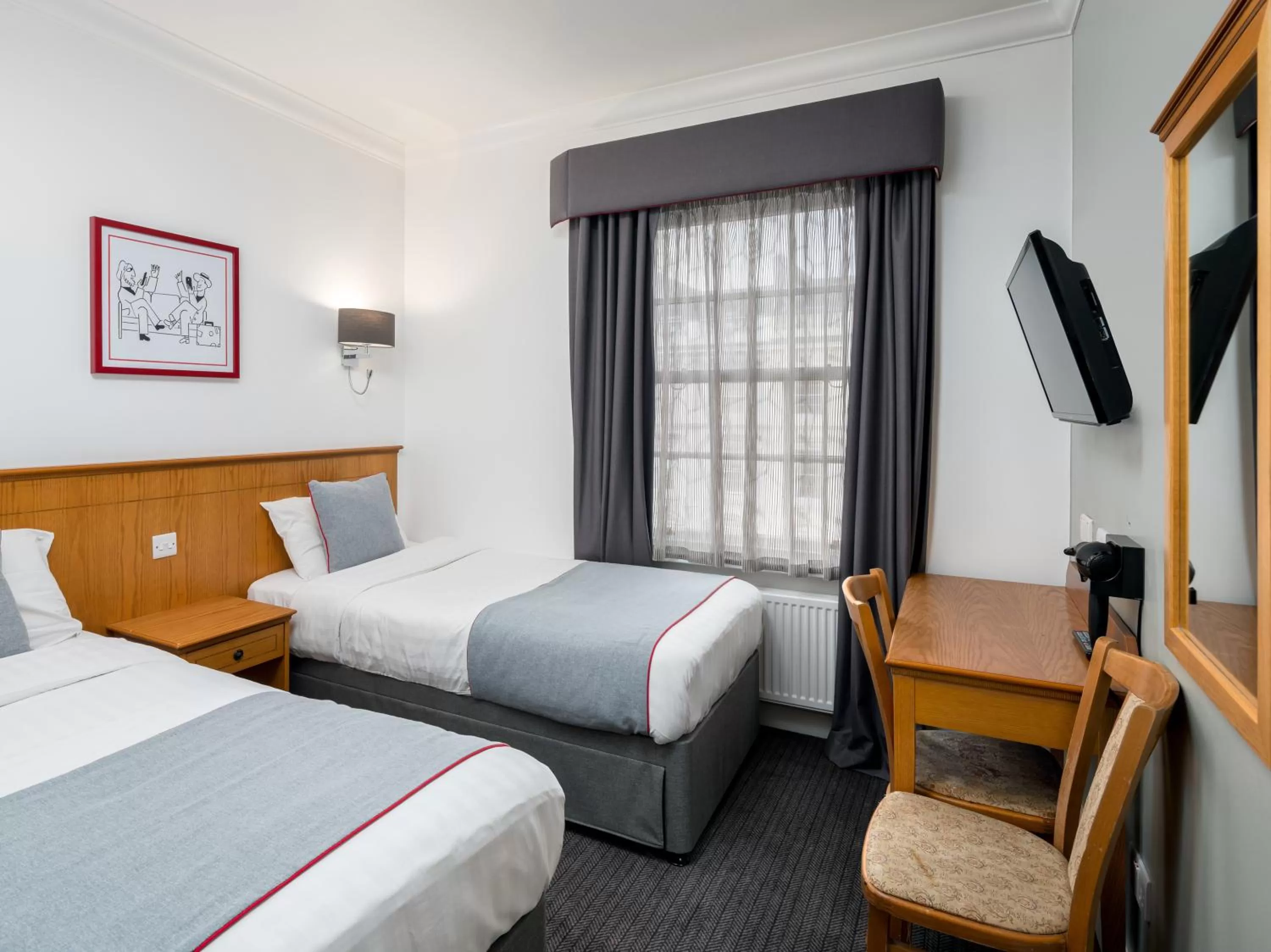 Bedroom, Bed in OYO Townhouse New England, London Victoria