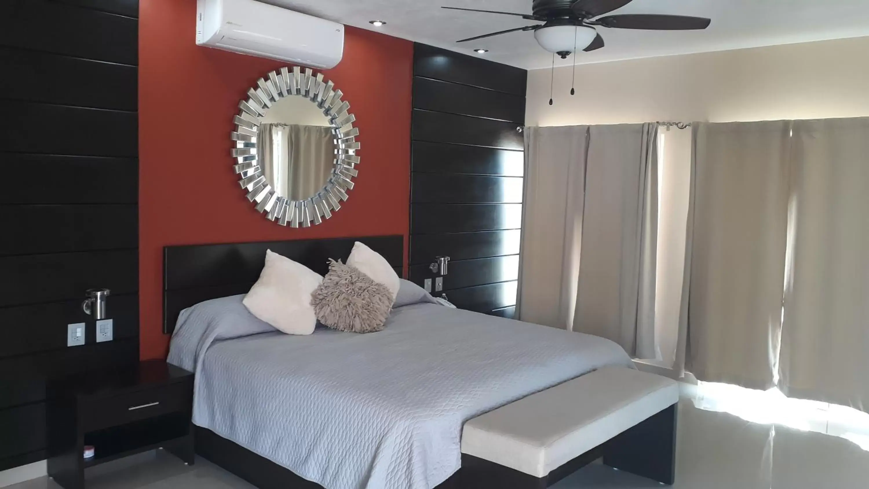 Deluxe Suite in Luxury Hotel Inn Deluxe Suite in Luxury Hotel Inn