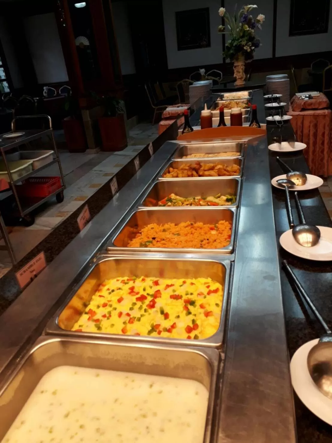 Buffet breakfast in Royal Palace Hotel