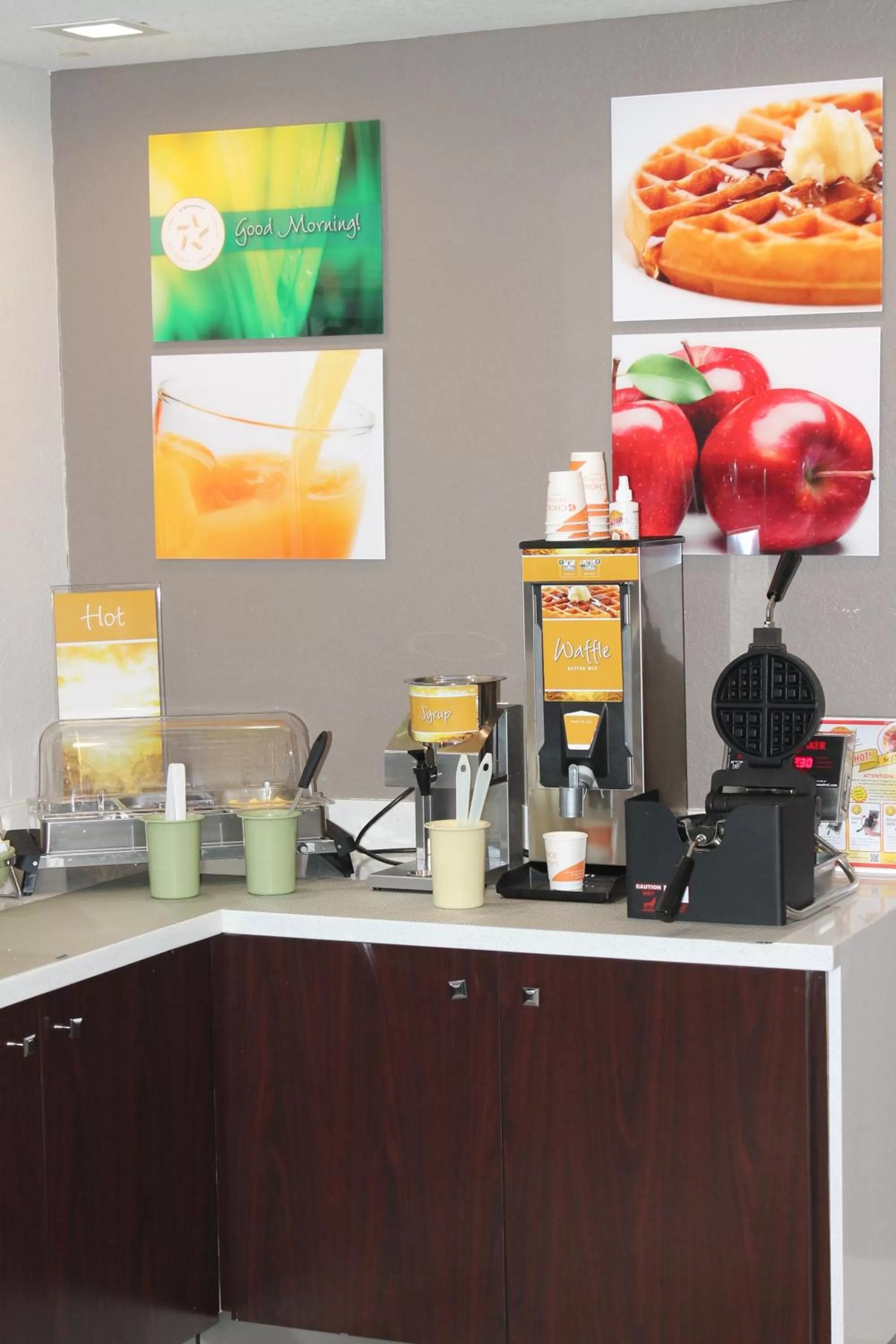 American breakfast in Quality Inn & Suites Port Arthur - Nederland