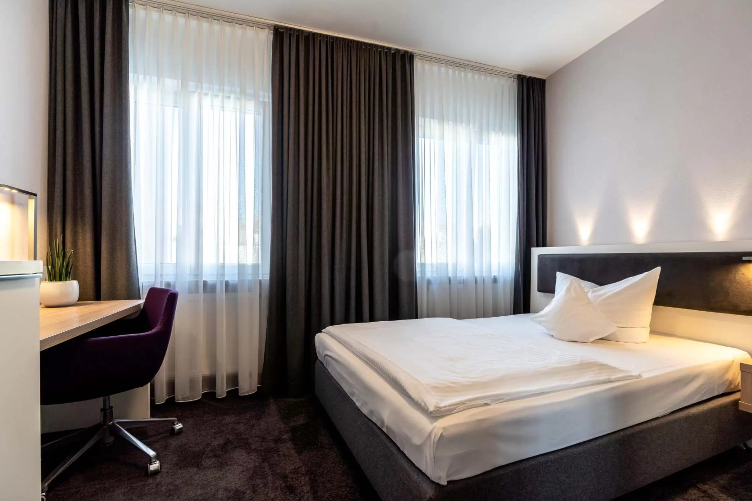 Photo of the whole room, Bed in Altstadthotel