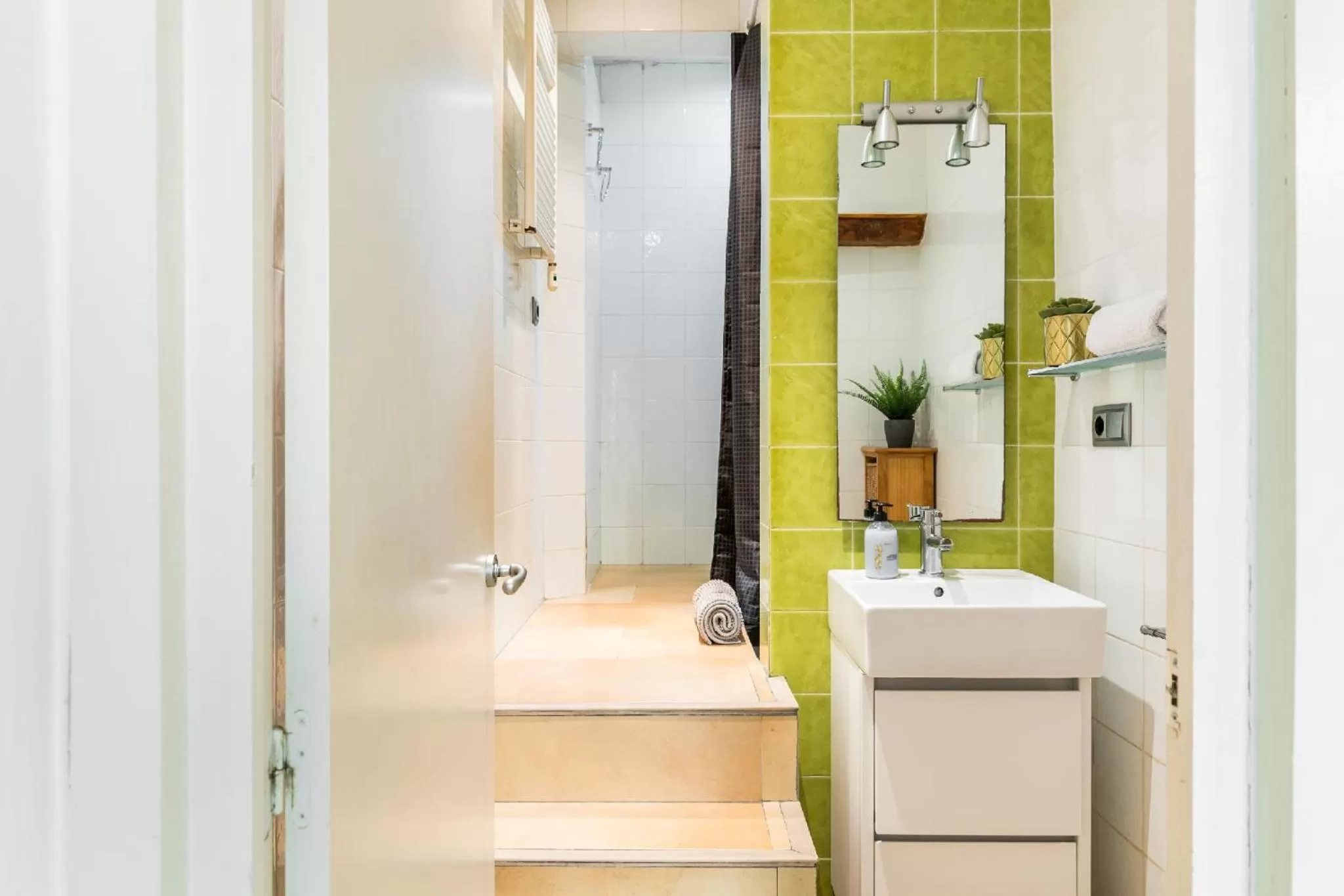 Fridays Flats Dreamy Duplex - Stylish Beach Loft