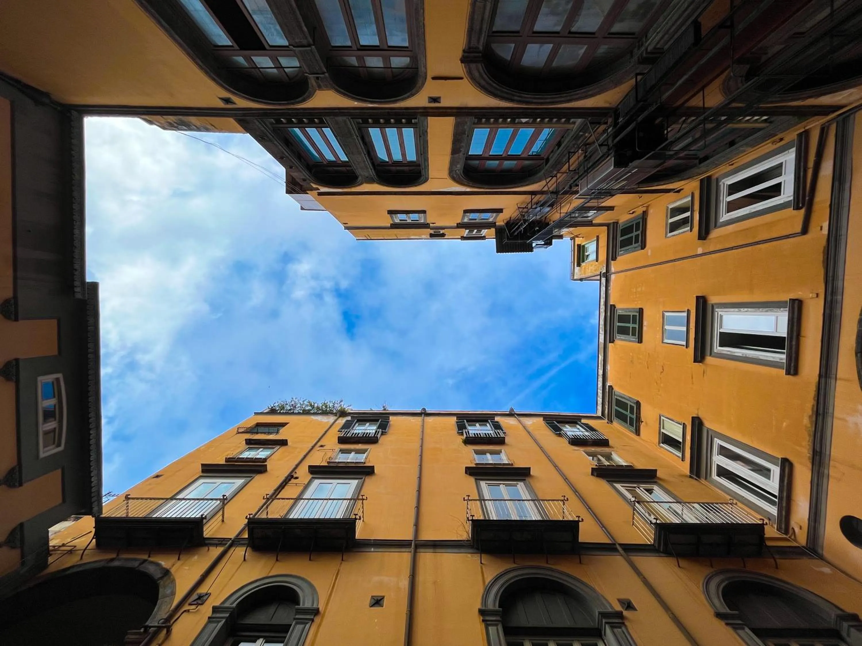 Inner courtyard view in Maison Degas-Dimora di Charme