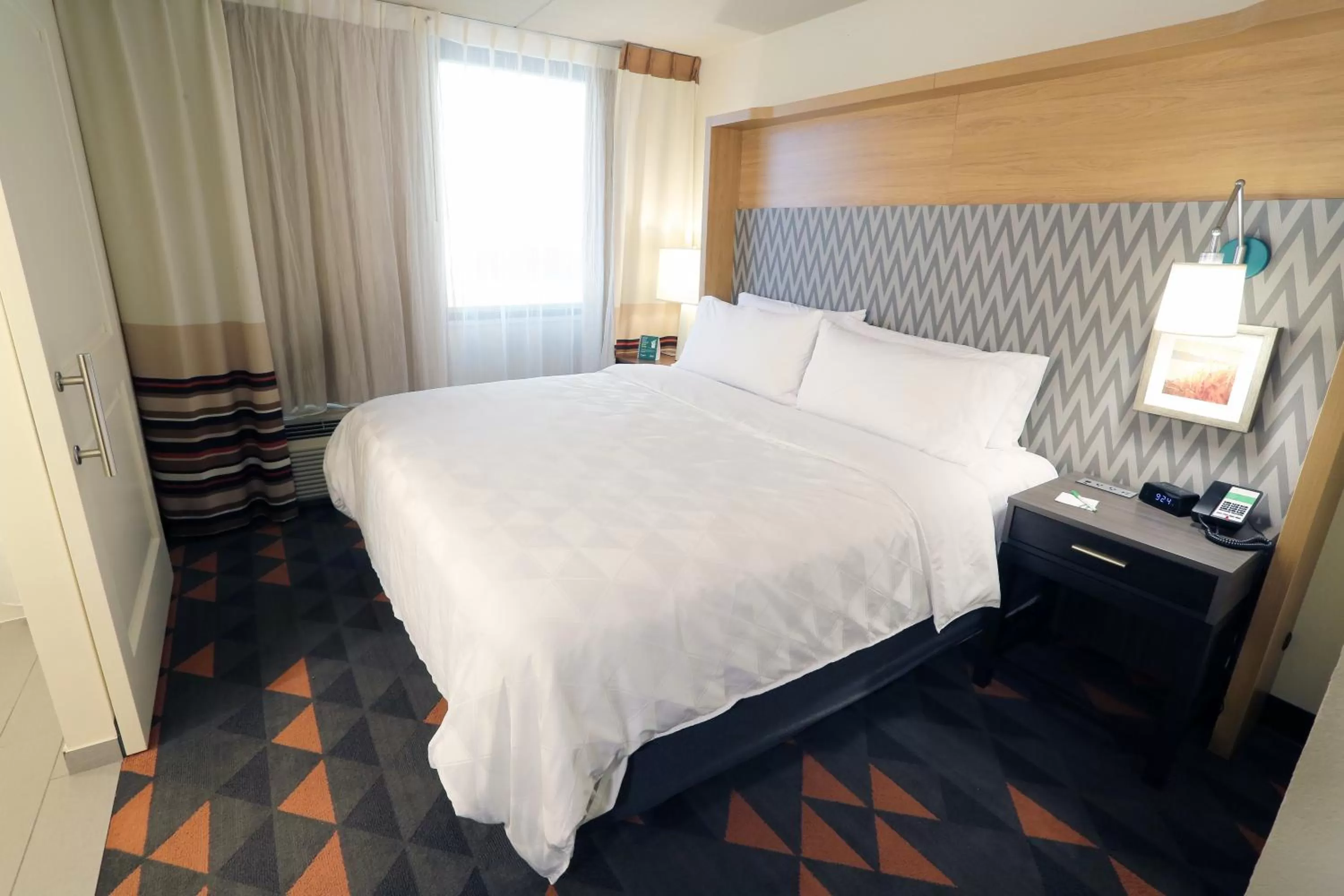 Photo of the whole room, Bed in Holiday Inn Champaign by IHG