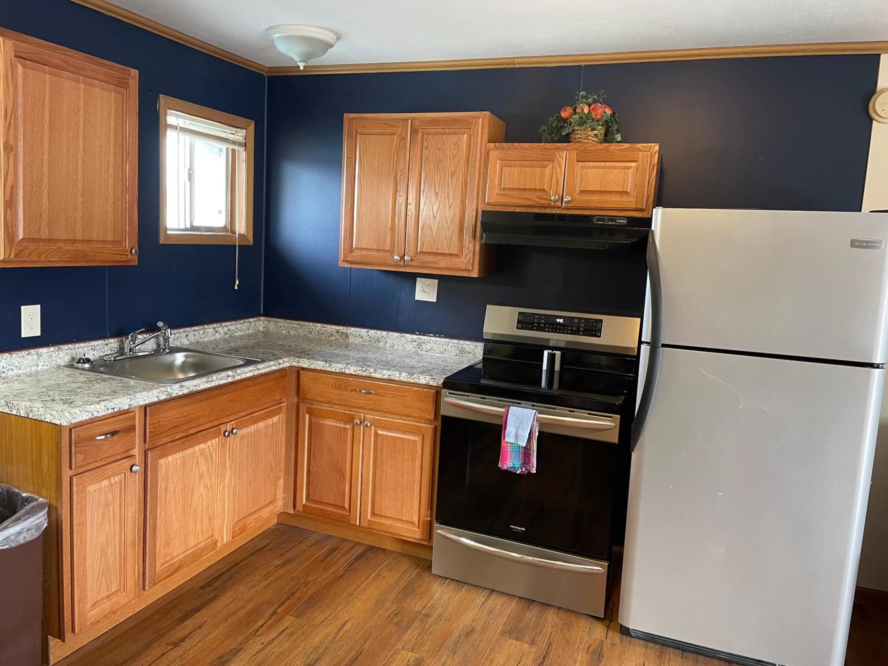 Kitchen or kitchenette in Hunter's Friend Resort near Table Rock Lake