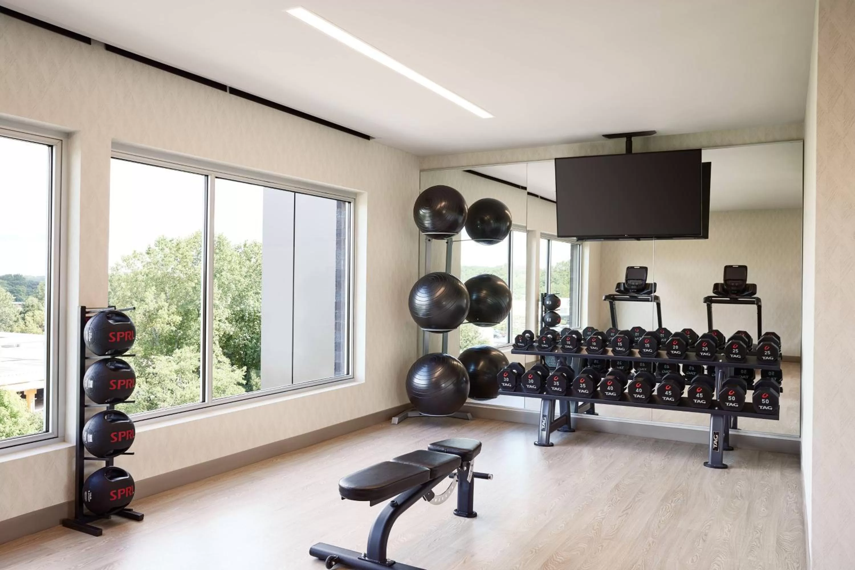 Fitness centre/facilities in AC Hotel by Marriott Atlanta Perimeter