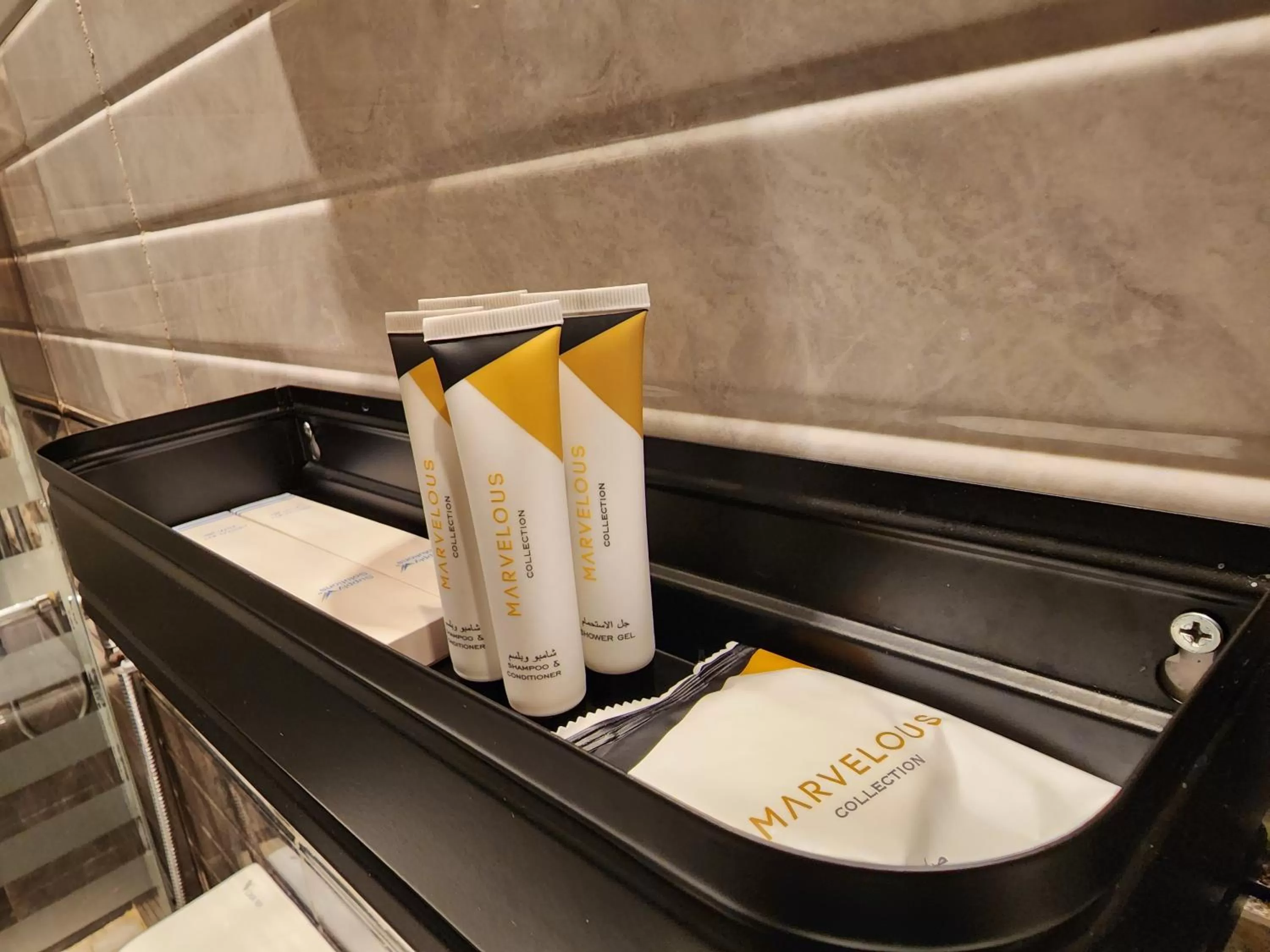 Bathroom in شاطيء الحياة للأجنحة الفندقية shaty alhayat