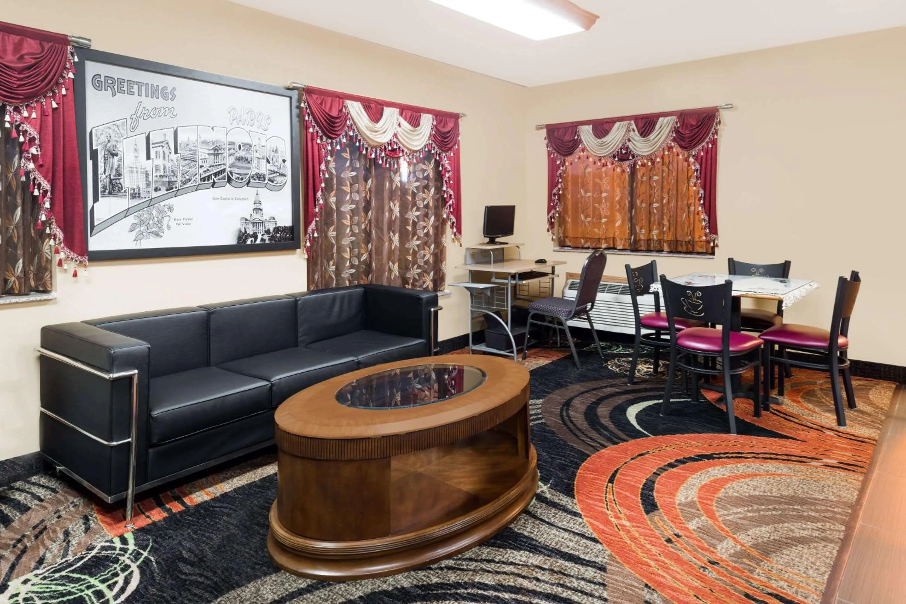 Lobby or reception in Super 8 by Wyndham Paris IL