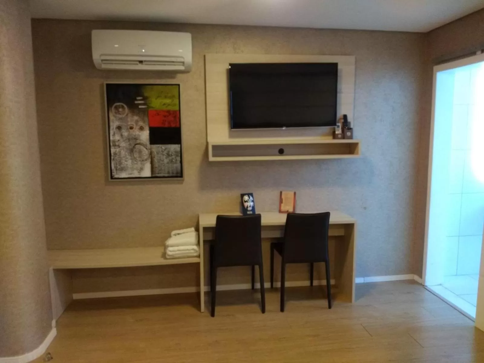 TV and multimedia in Hotel Global Grupos