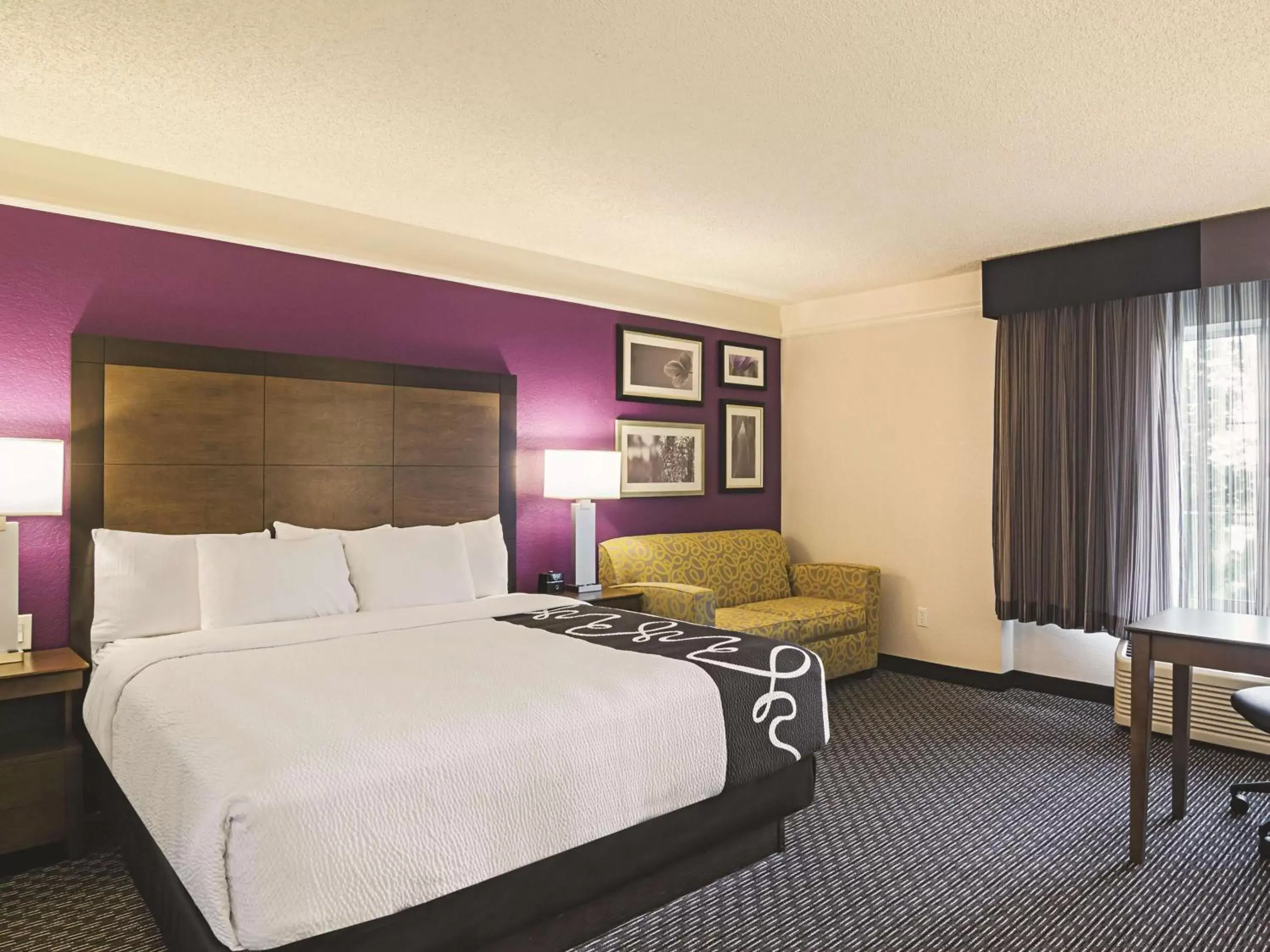 Executive King Room in La Quinta by Wyndham Denver Airport DIA Executive King Room in La Quinta by Wyndham Denver Airport DIA