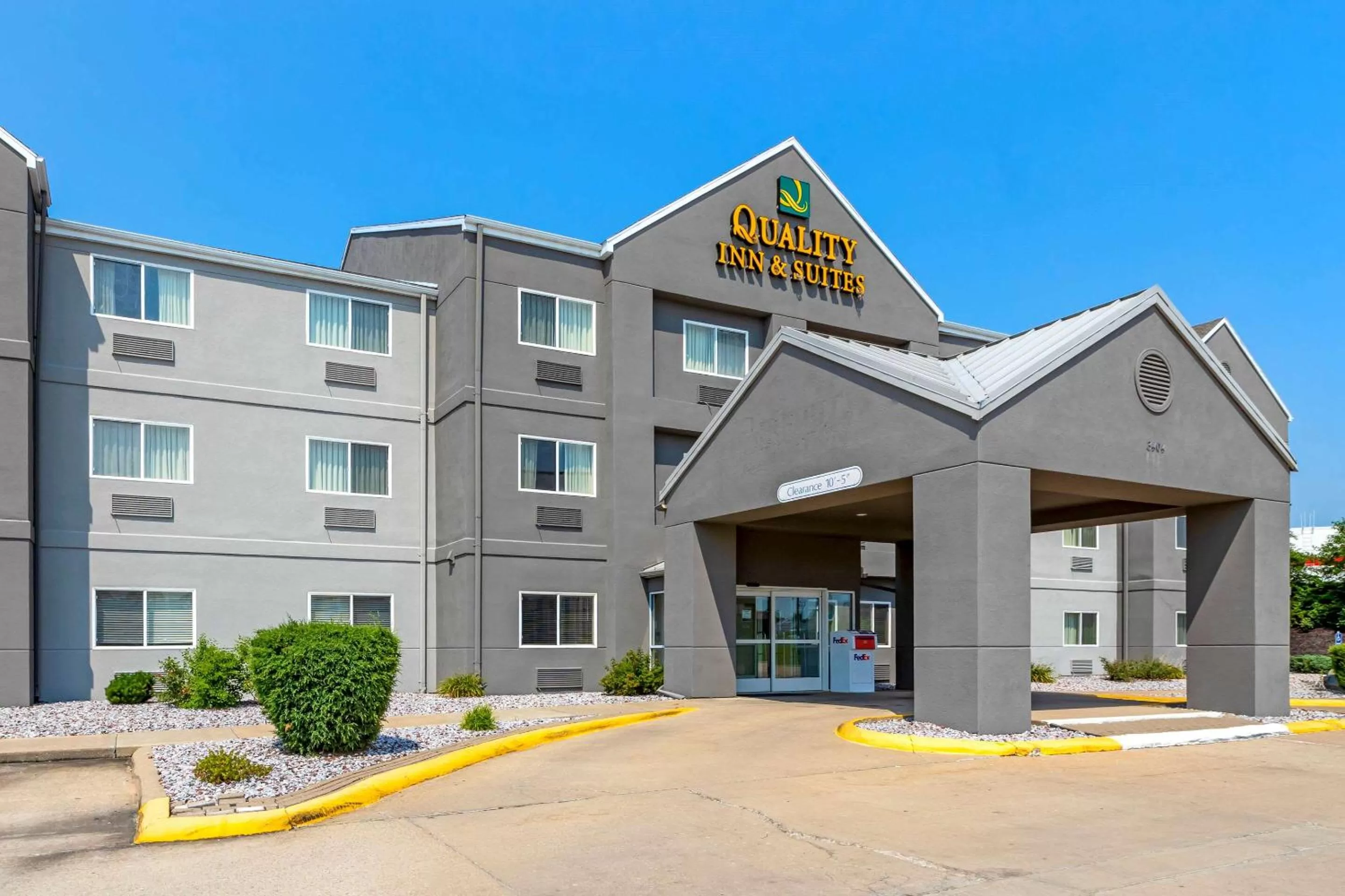Property building in Quality Inn & Suites Keokuk North