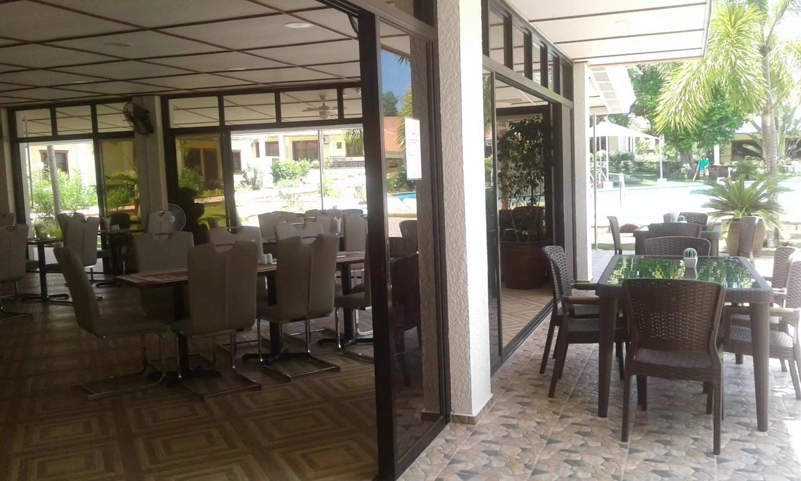 Restaurant/Places to Eat in Jugalis Hotel and Restaurant