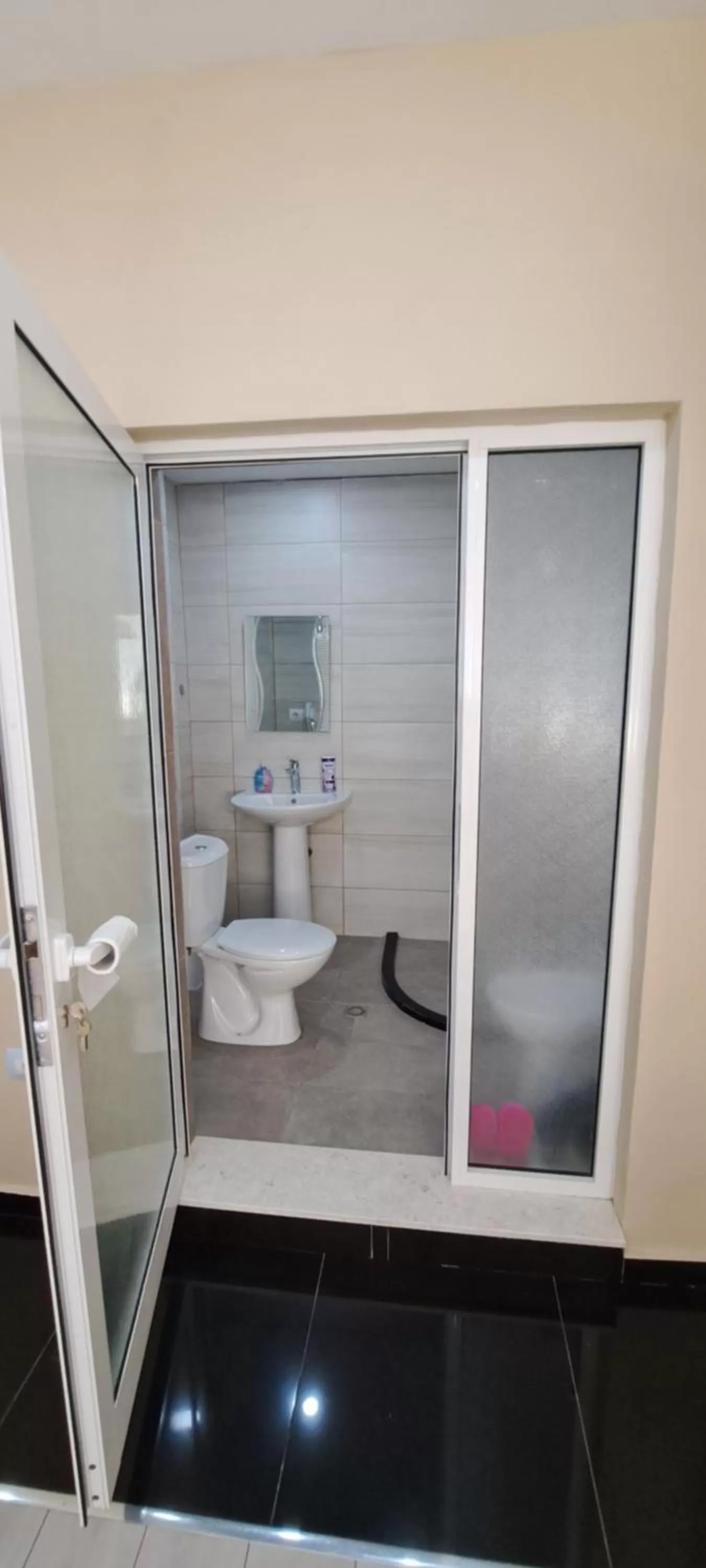 Shower in CityCenterHotel Shkoder