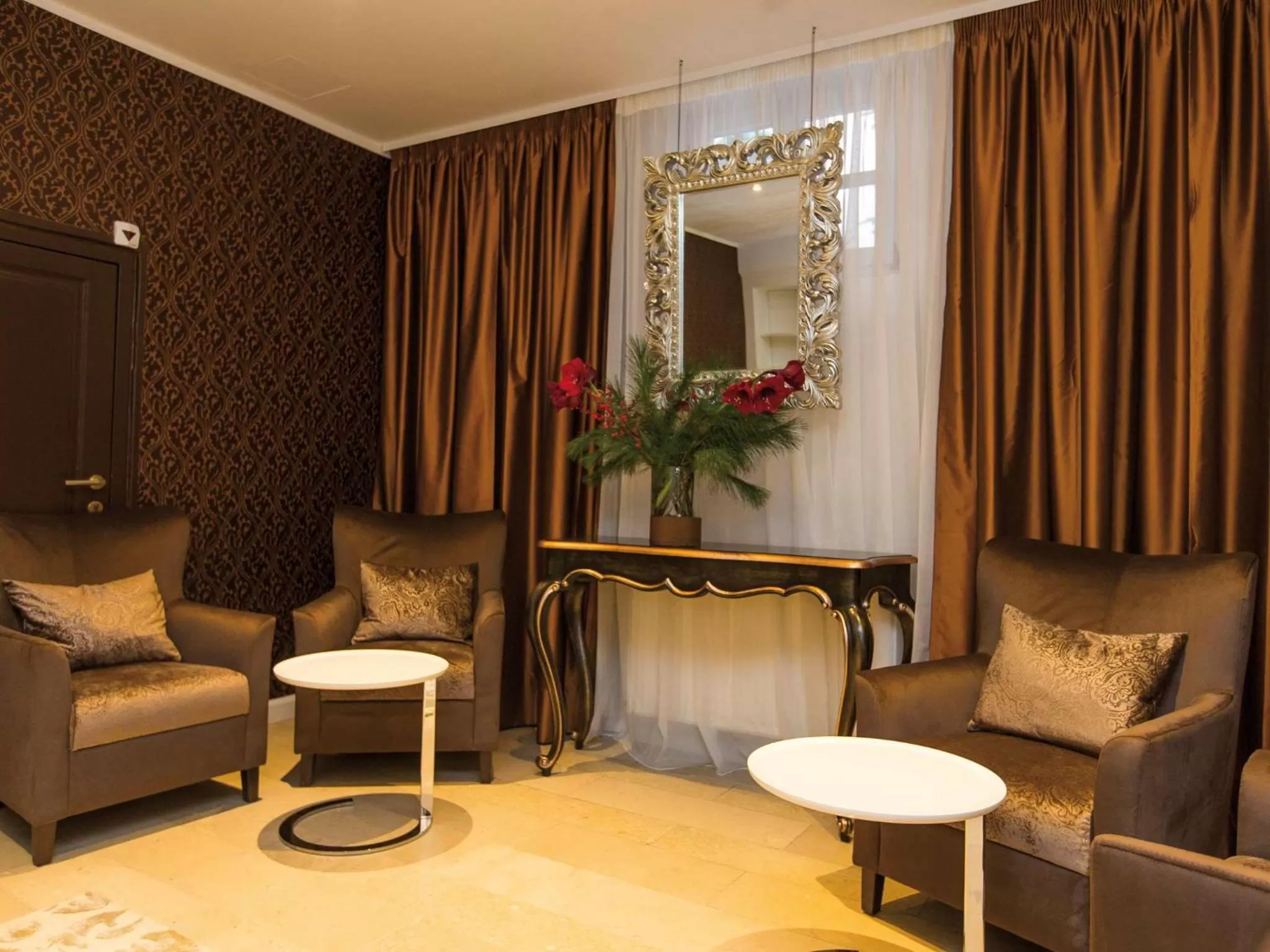 Restaurant/places to eat in Radisson Blu Hotel Altstadt