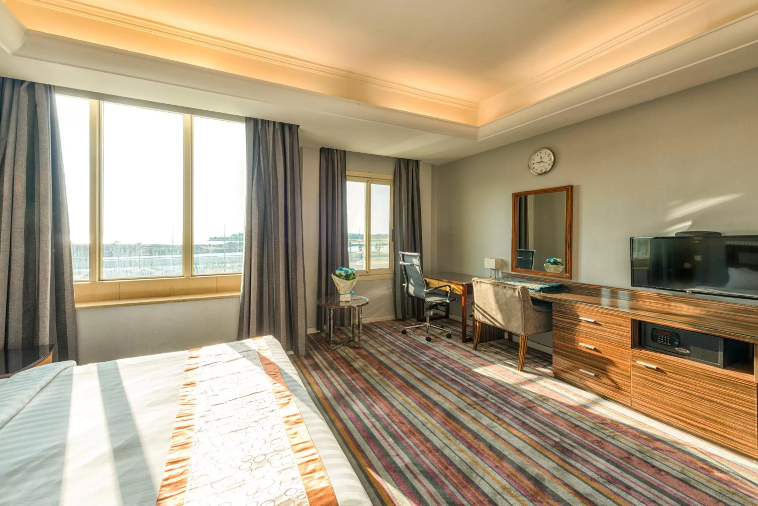 Photo of the whole room in Elite Al Hamra - Al Cornich