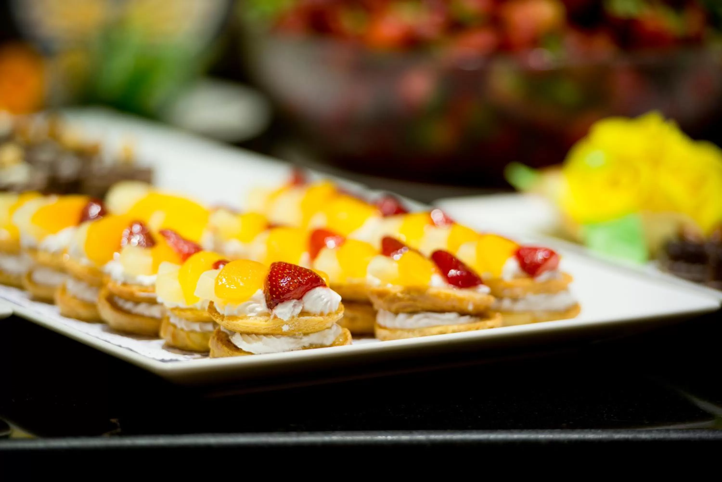 Food in Amphoras Blu Ultra-AI Adults Friendly