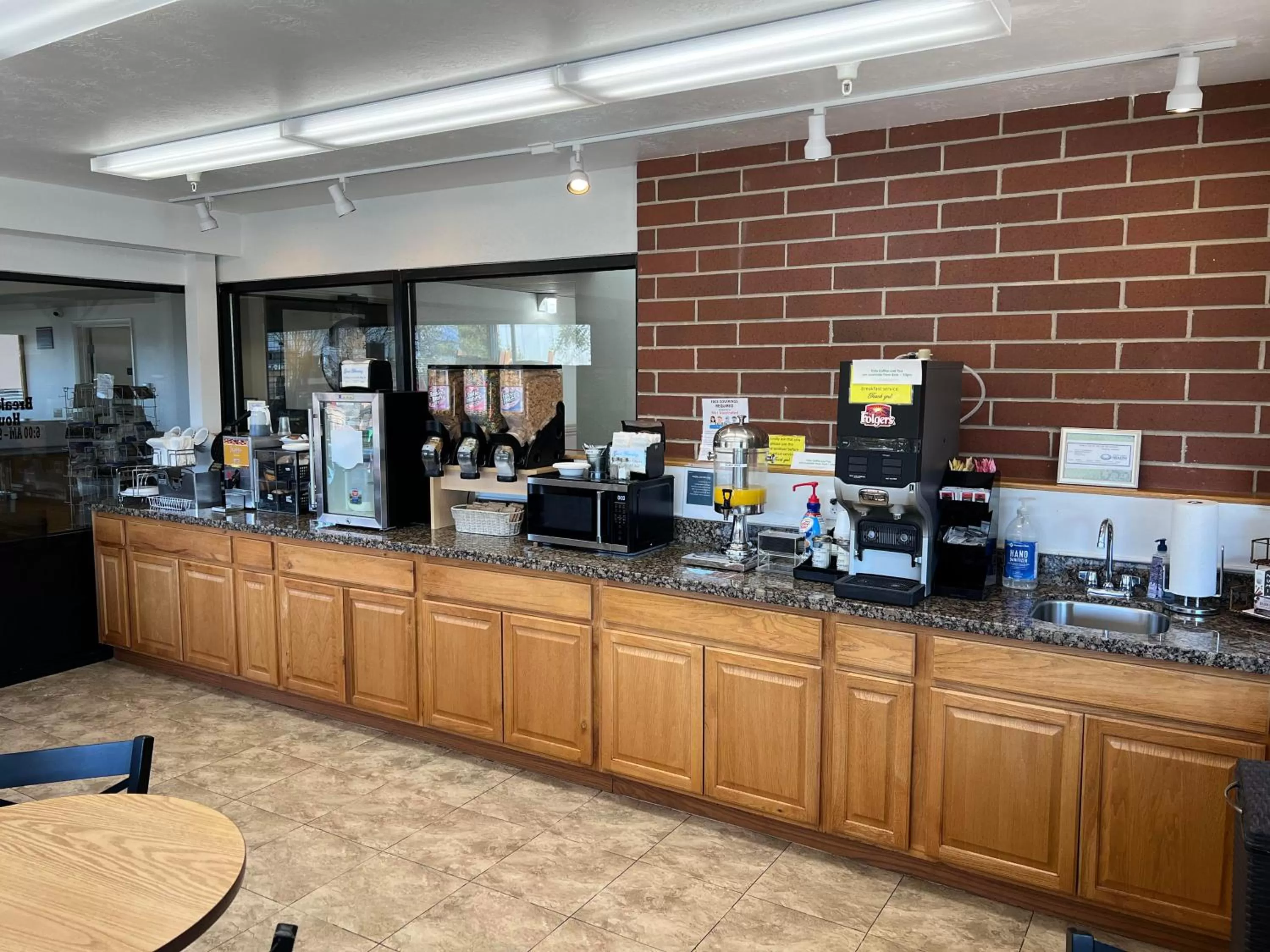 Restaurant/places to eat in Oquirrh Mountain Inn