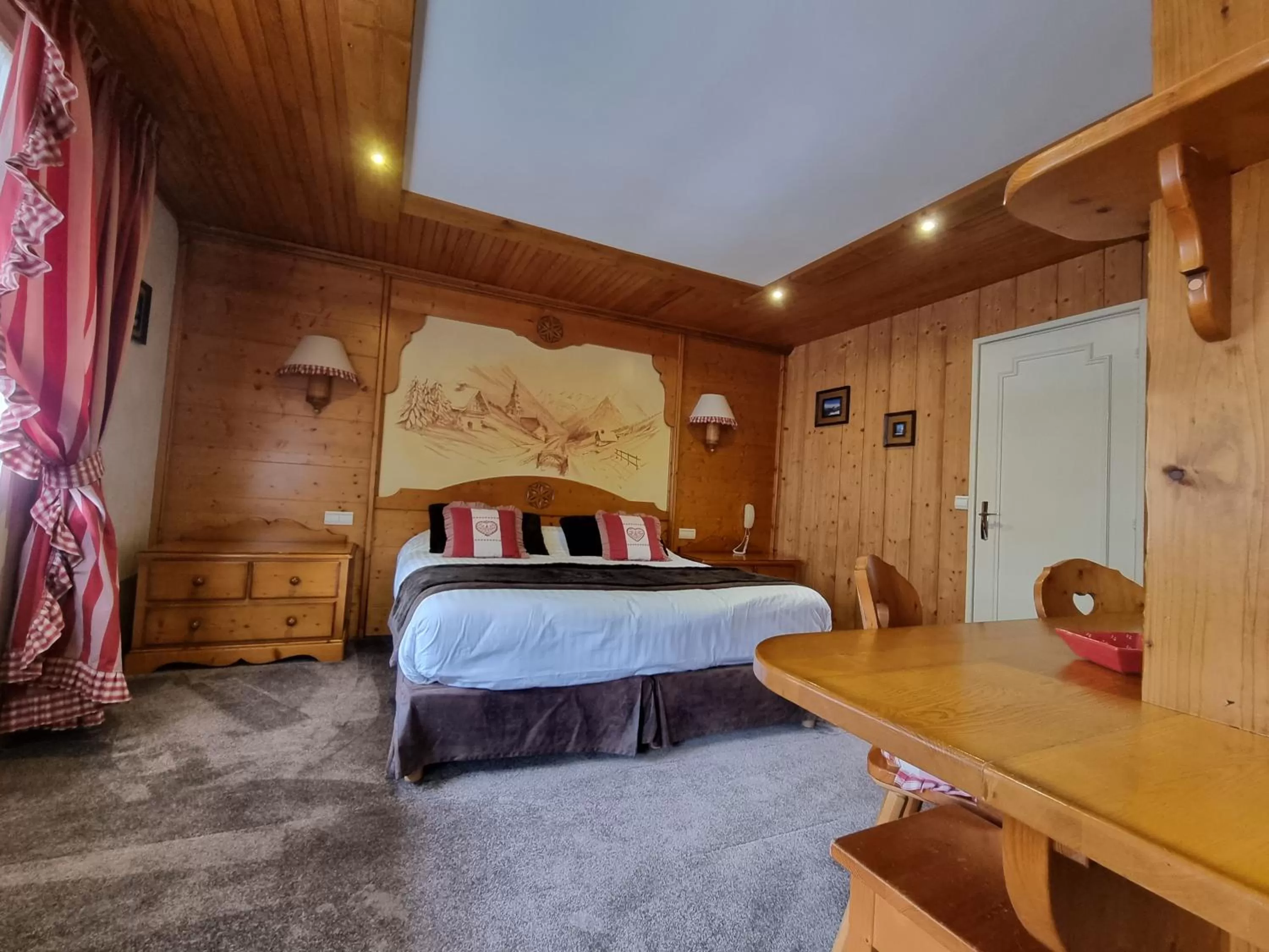 Bed in Hôtel Le Sporting