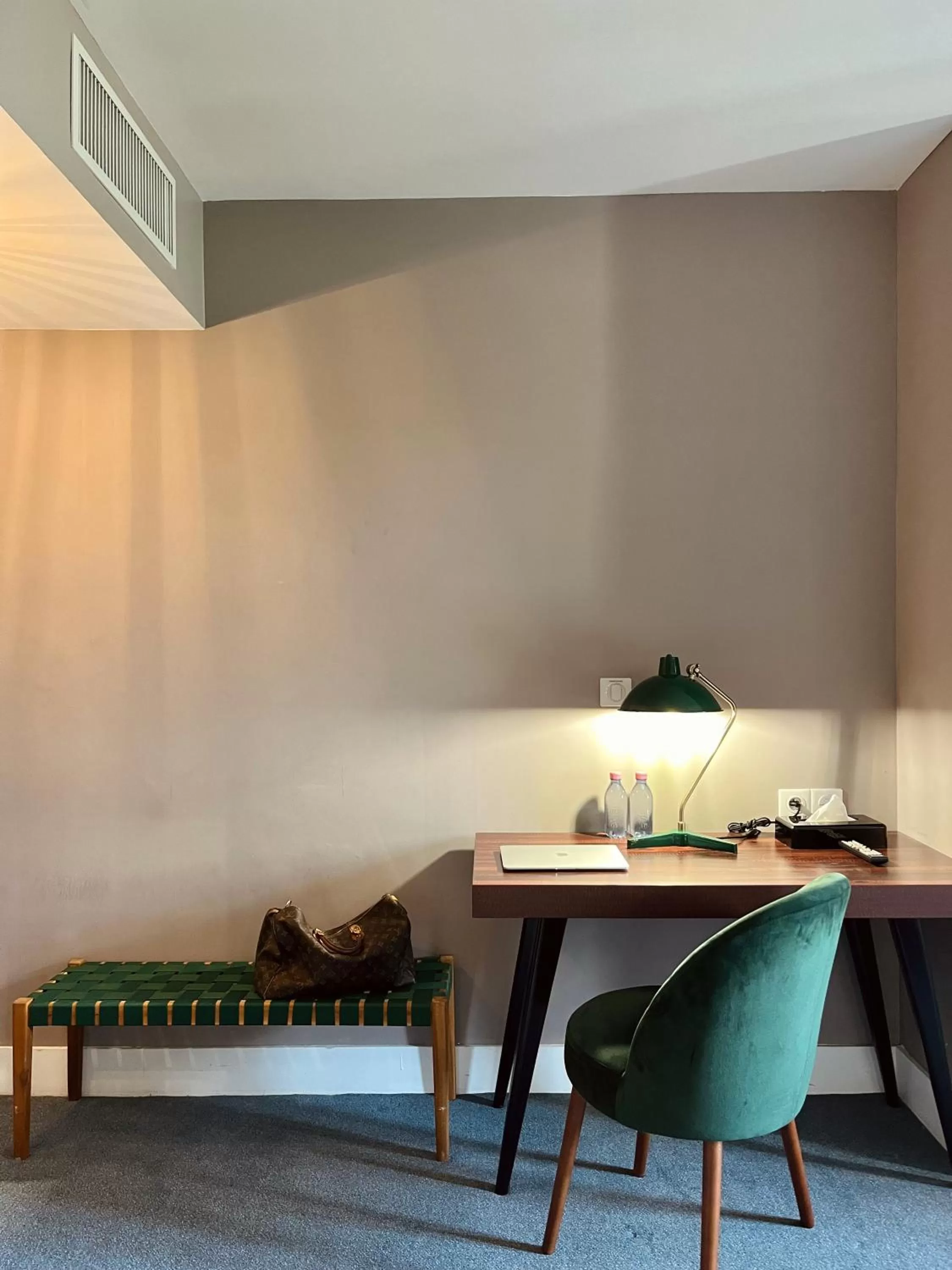 Decorative detail in Hôtel des Basses Pyrénées - Bayonne