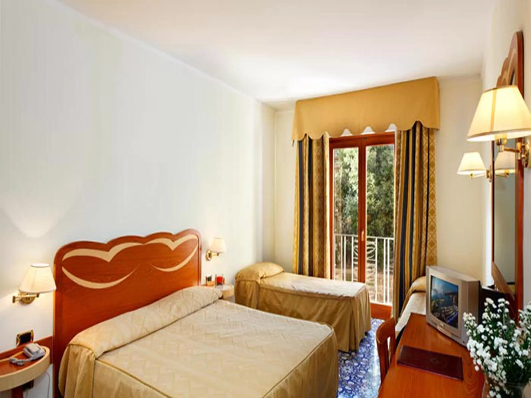 Photo of the whole room, Bed in Hotel Albatros