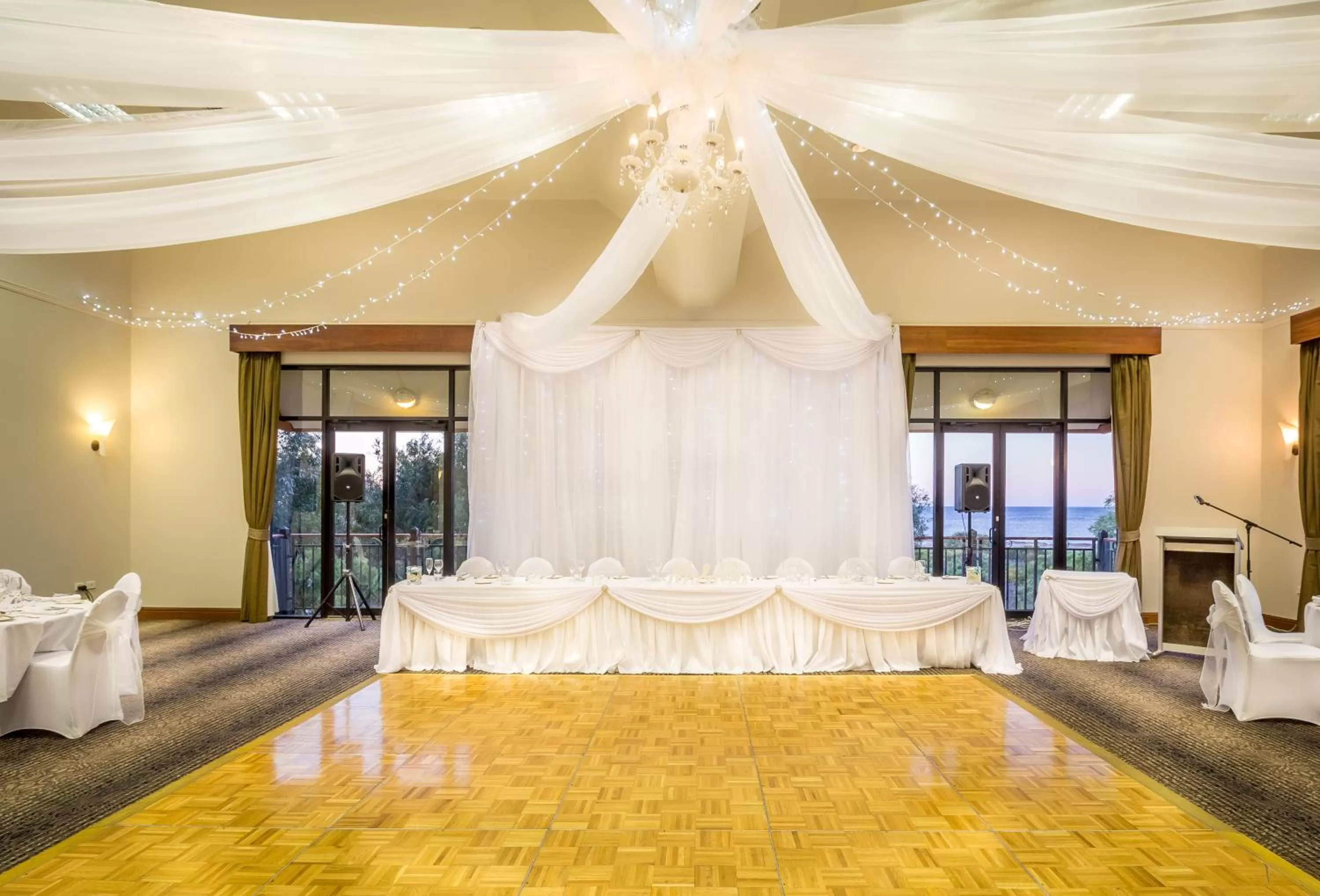 Banquet/Function facilities, Bed in Club Wyndham Dunsborough, Trademark Collection by Wyndham